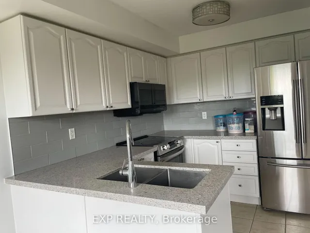 1036 Southport Dr, Oshawa 2
