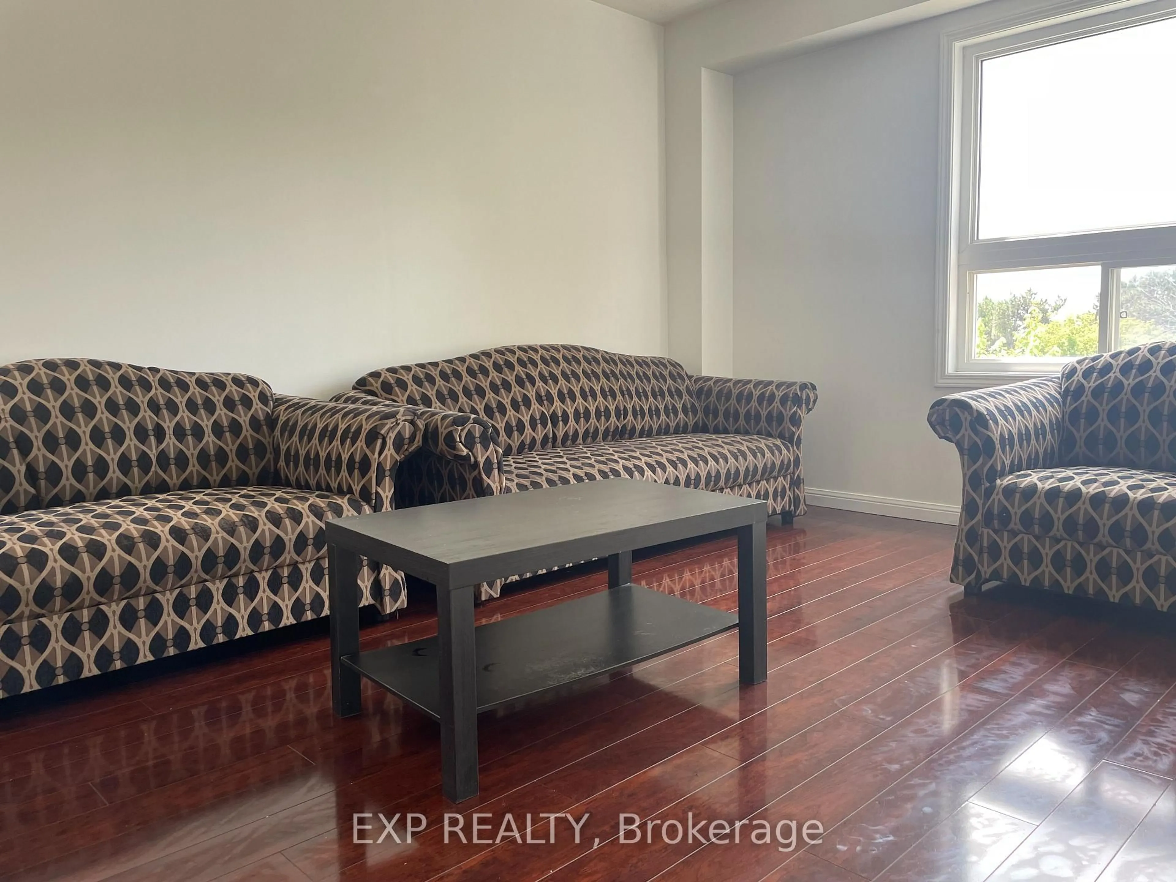 Living room with furniture, unknown for 1036 Southport Dr, Oshawa Ontario L1H 8A3
