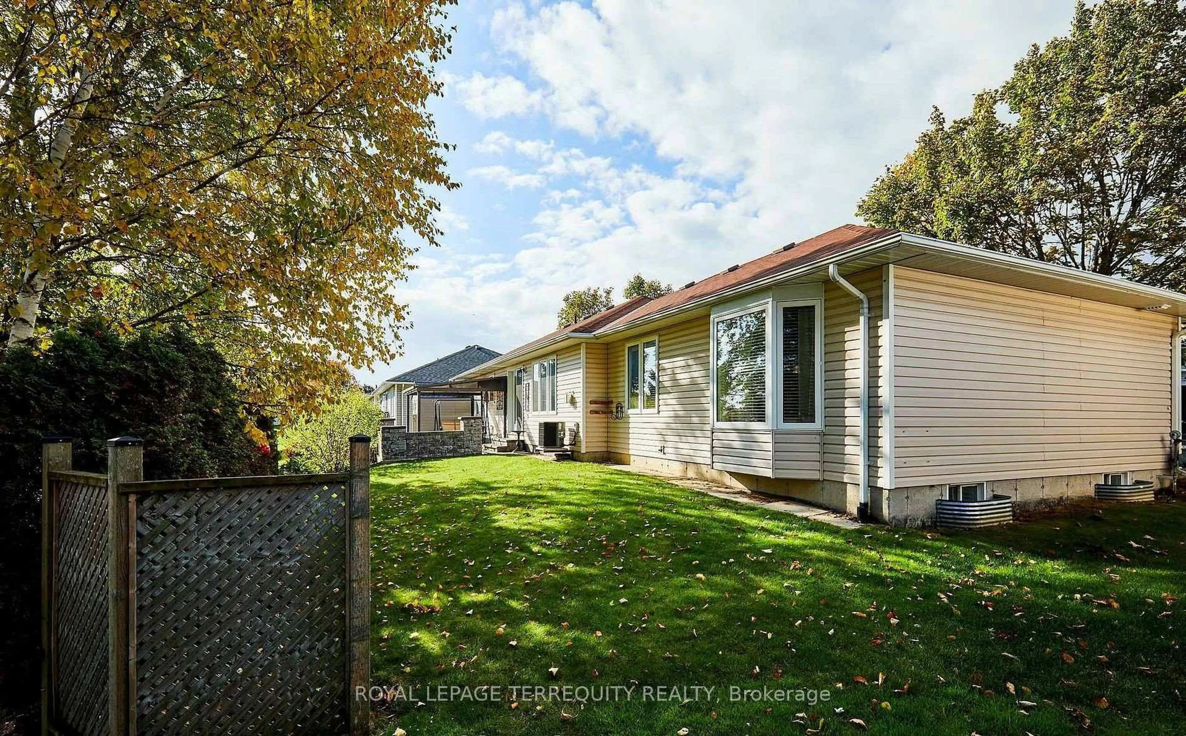 A pic from outside/outdoor area/front of a property/back of a property/a pic from drone, street for 91A Wilmot Tr, Clarington Ontario L1B 1B8