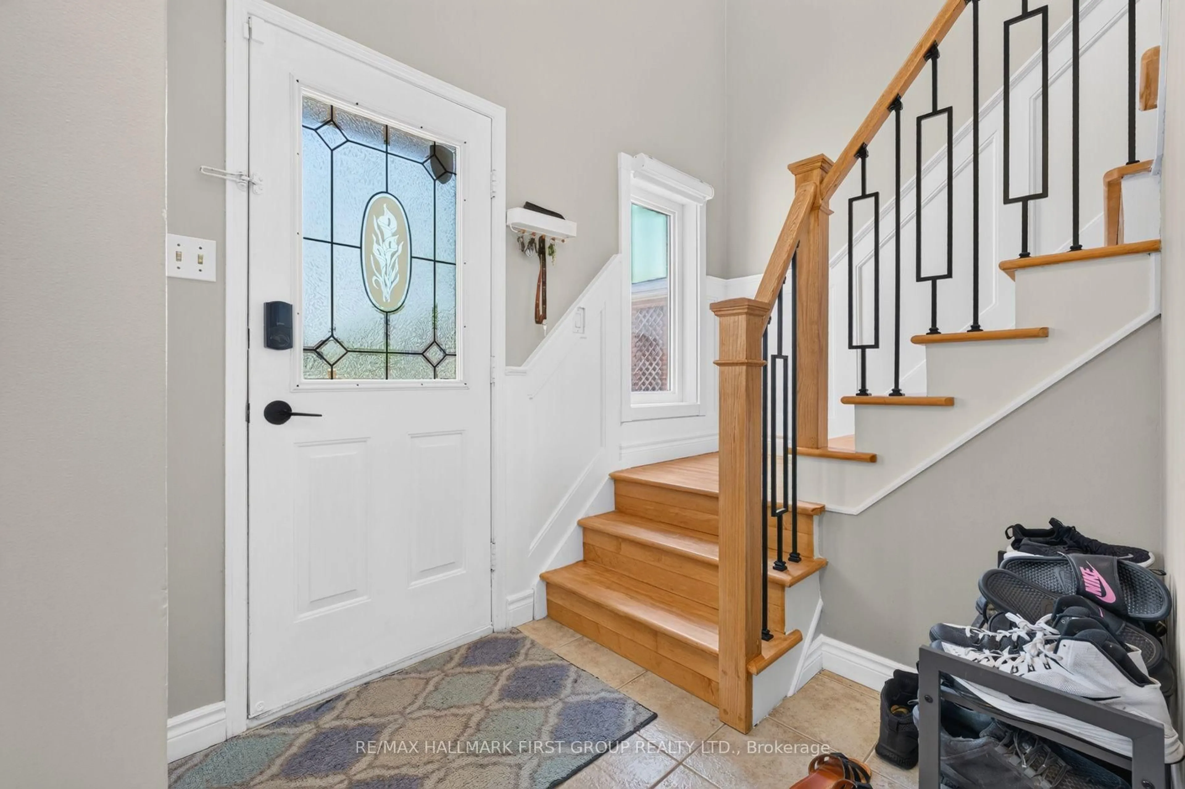 Indoor entryway for 47 Rollo Dr, Ajax Ontario L1S 7E2