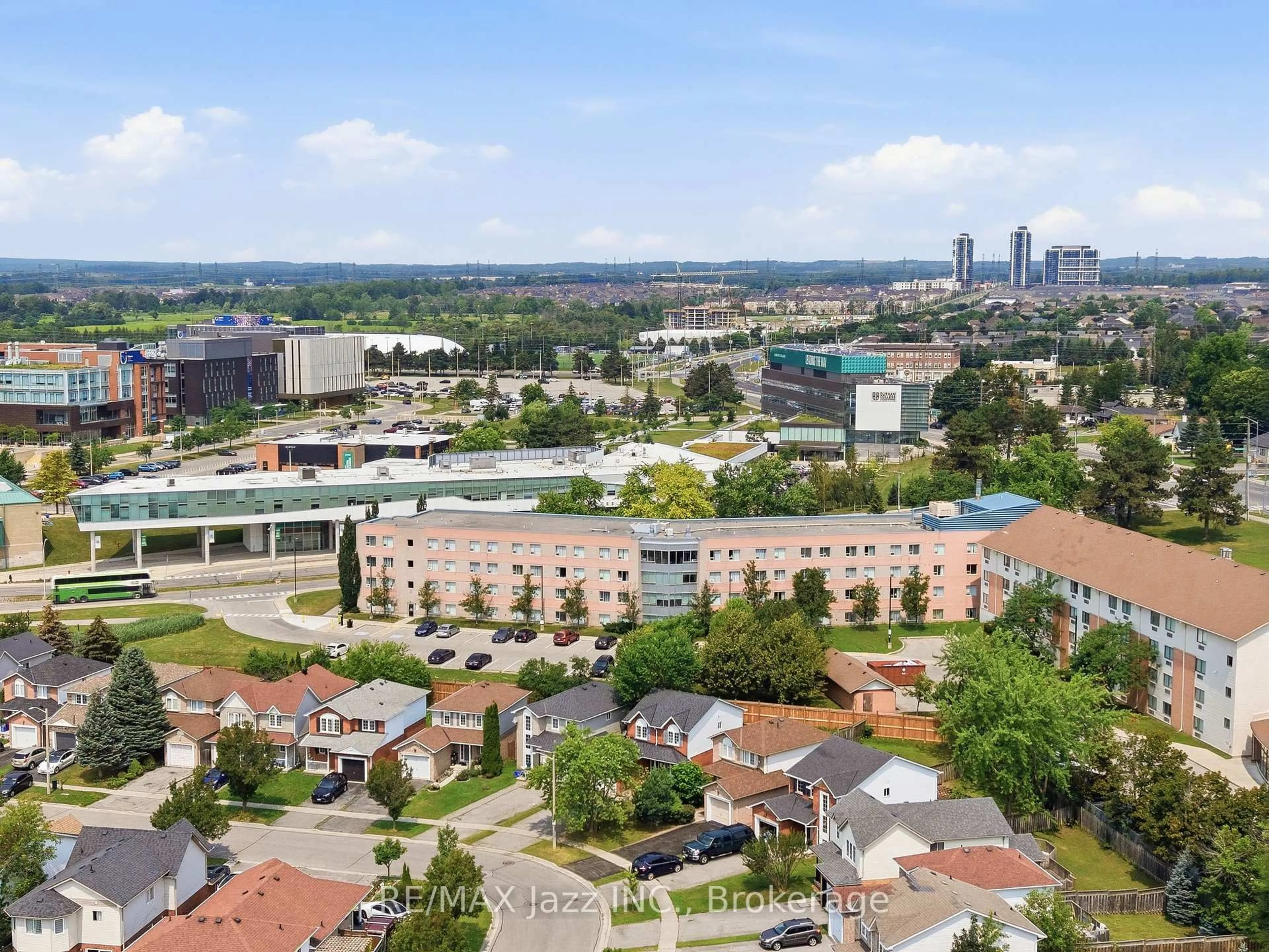 A pic from outside/outdoor area/front of a property/back of a property/a pic from drone, city buildings view from balcony for 1855 Dalhousie Cres, Oshawa Ontario L1G 8C5