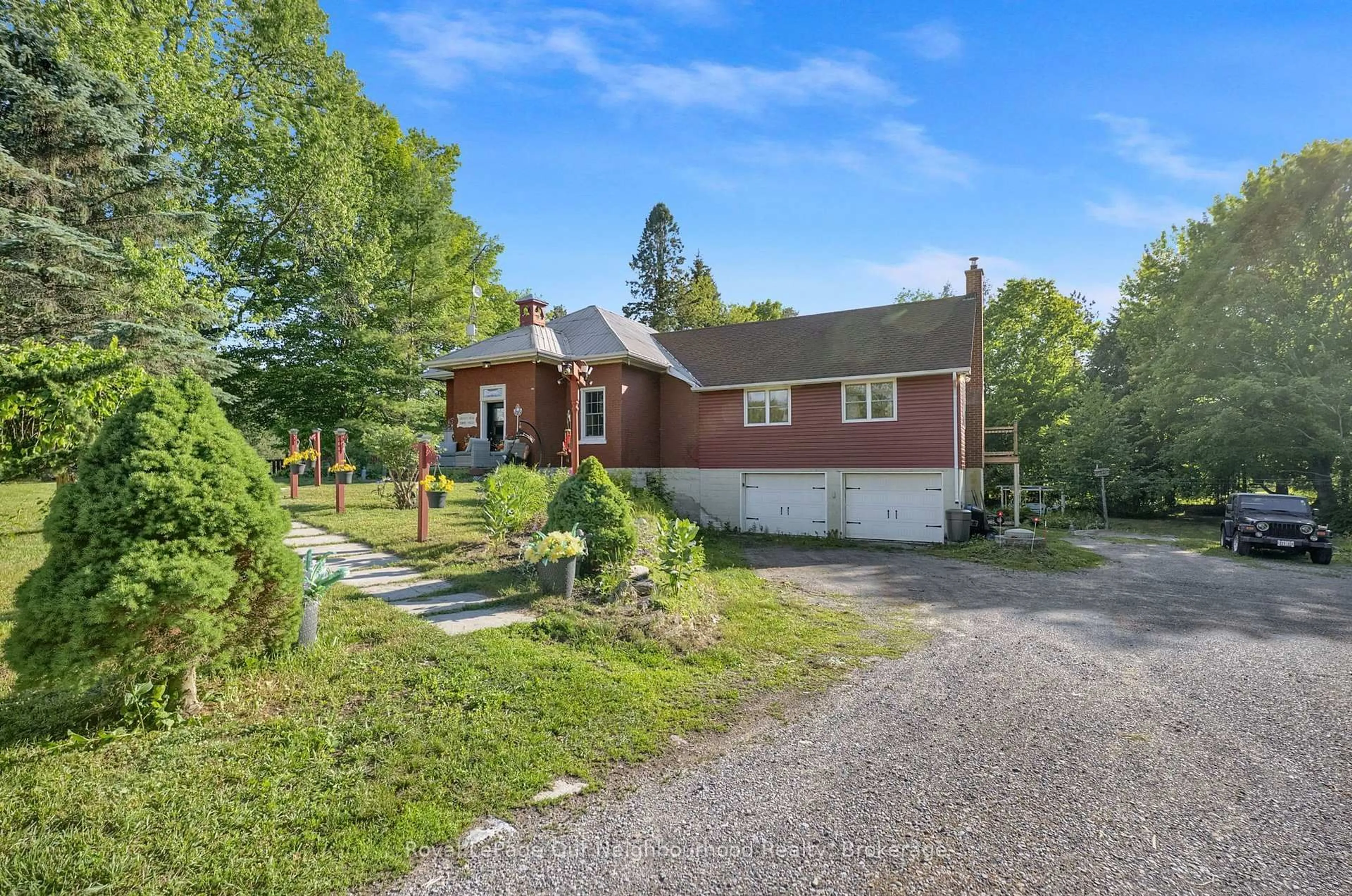 A pic from outside/outdoor area/front of a property/back of a property/a pic from drone, street for 3828 Newtonville Rd, Clarington Ontario L0A 1J0