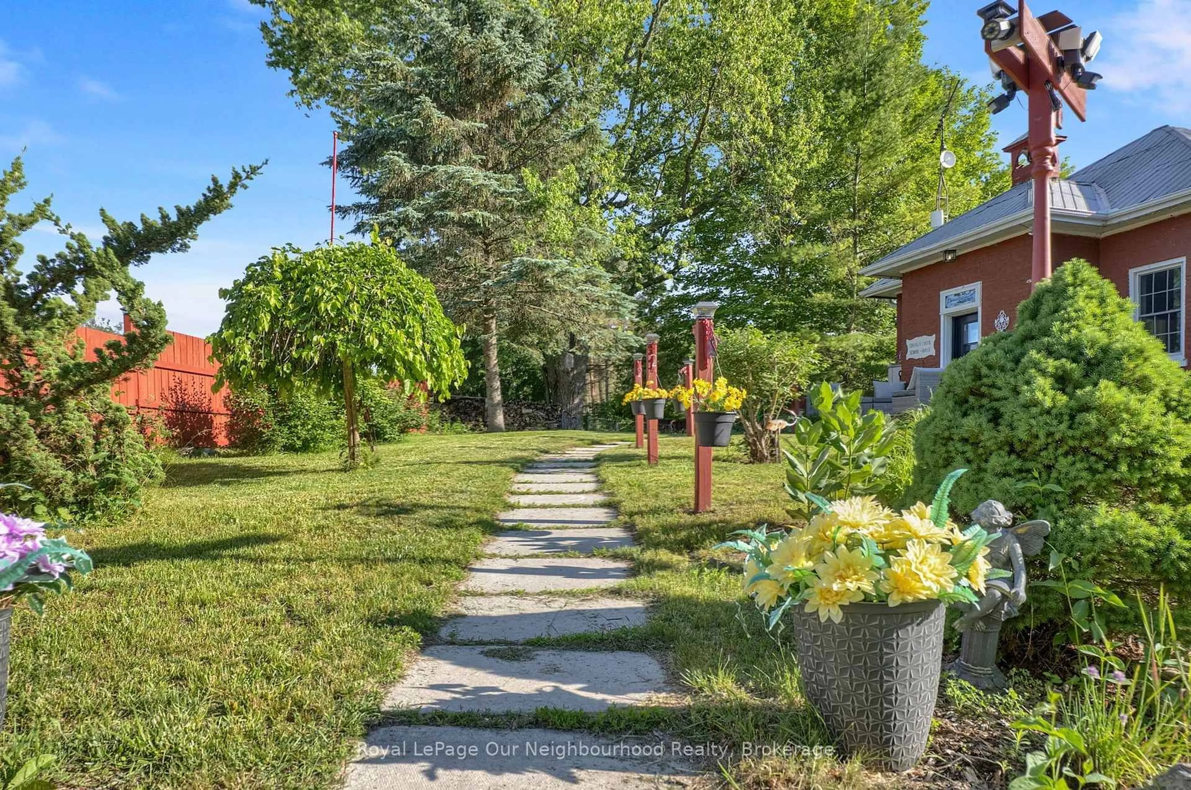 Patio, street for 3828 Newtonville Rd, Clarington Ontario L0A 1J0