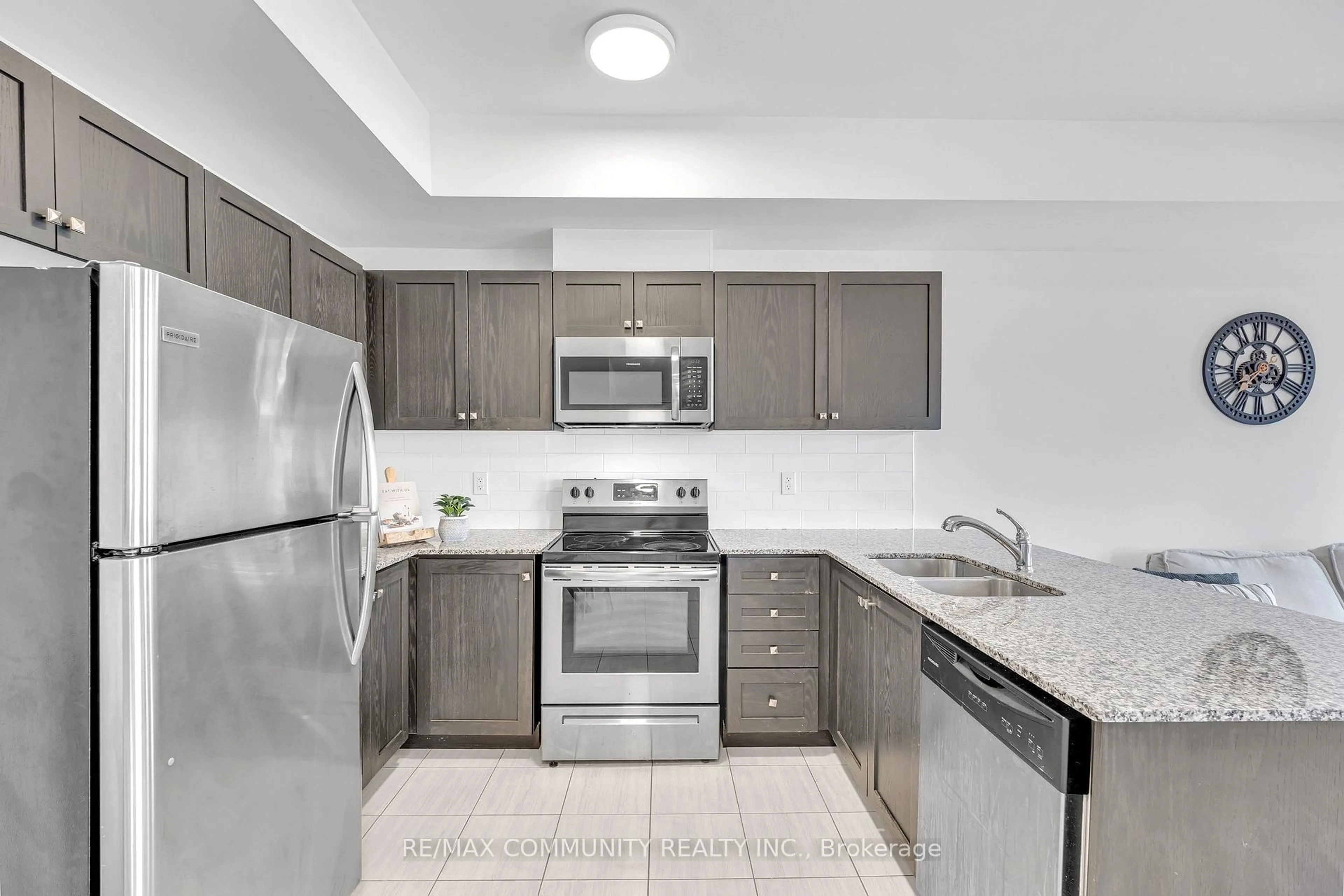 Standard kitchen, unknown for 1761 Rex Heath Dr, Pickering Ontario L1X 0E4
