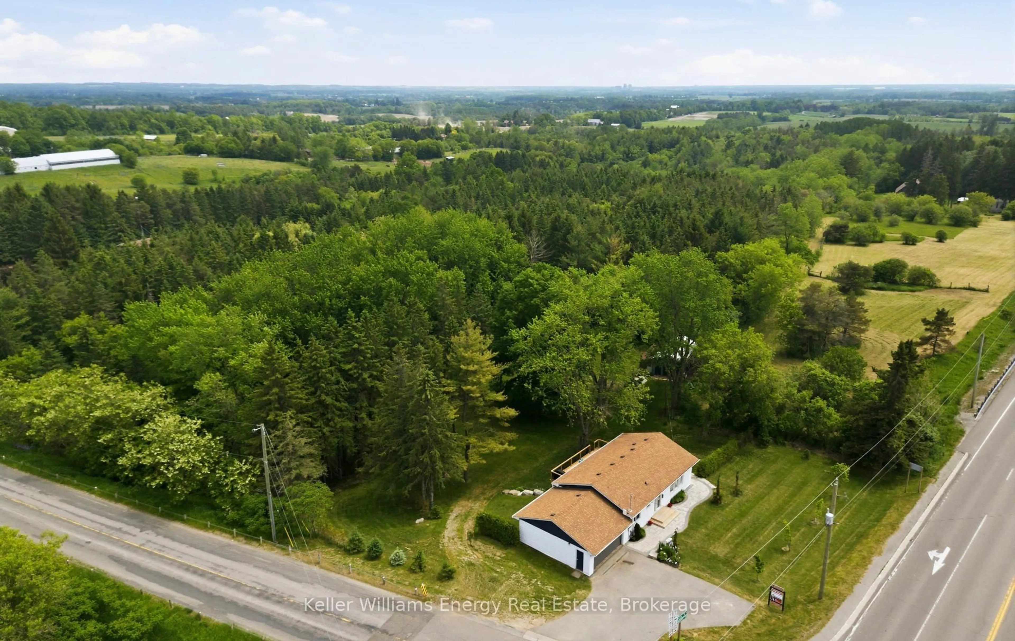 A pic from outside/outdoor area/front of a property/back of a property/a pic from drone, unknown for 9965 Baldwin St, Whitby Ontario L0B 1A0