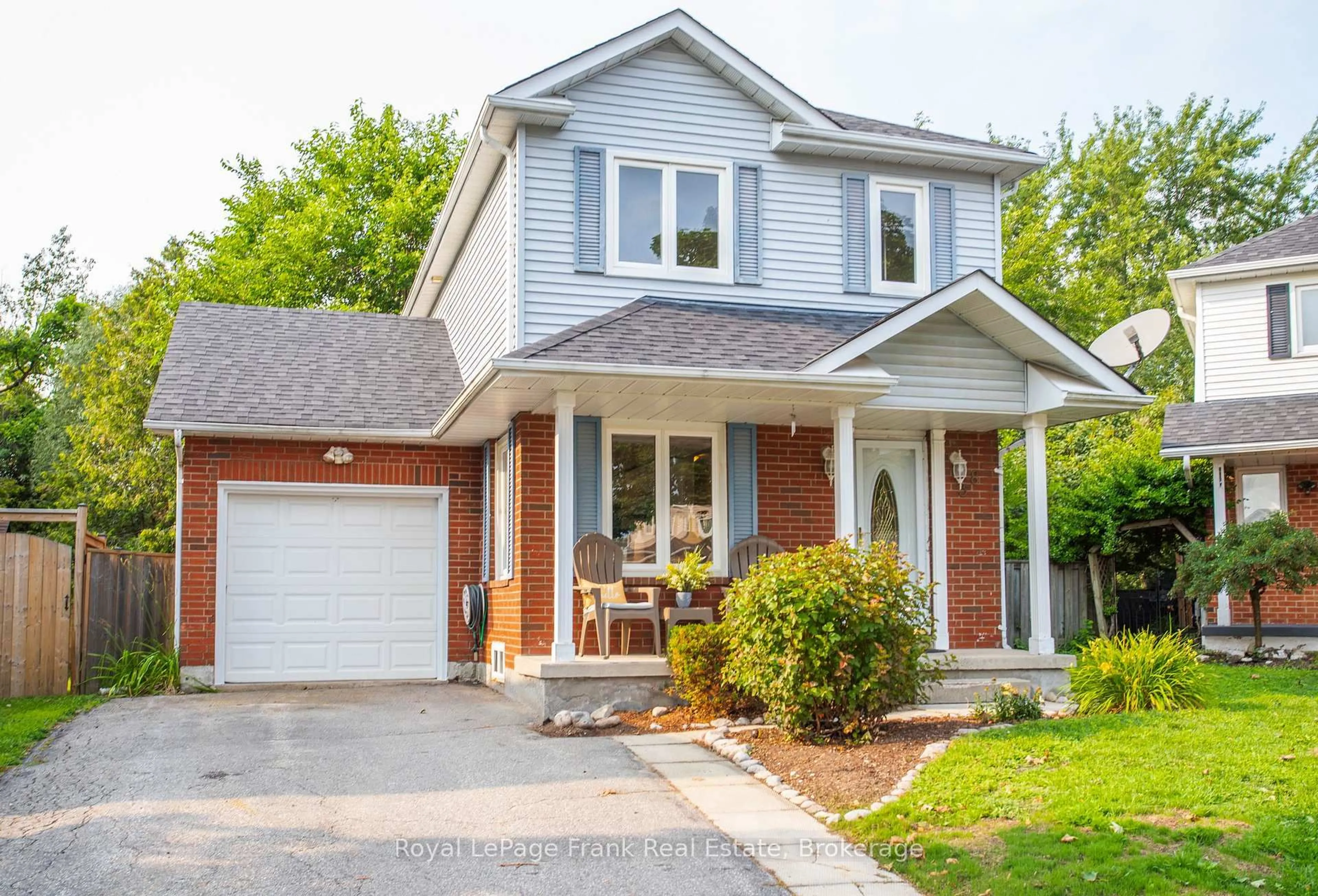 Home with vinyl exterior material, street for 38 Longwood Crt, Clarington Ontario L1E 1R7