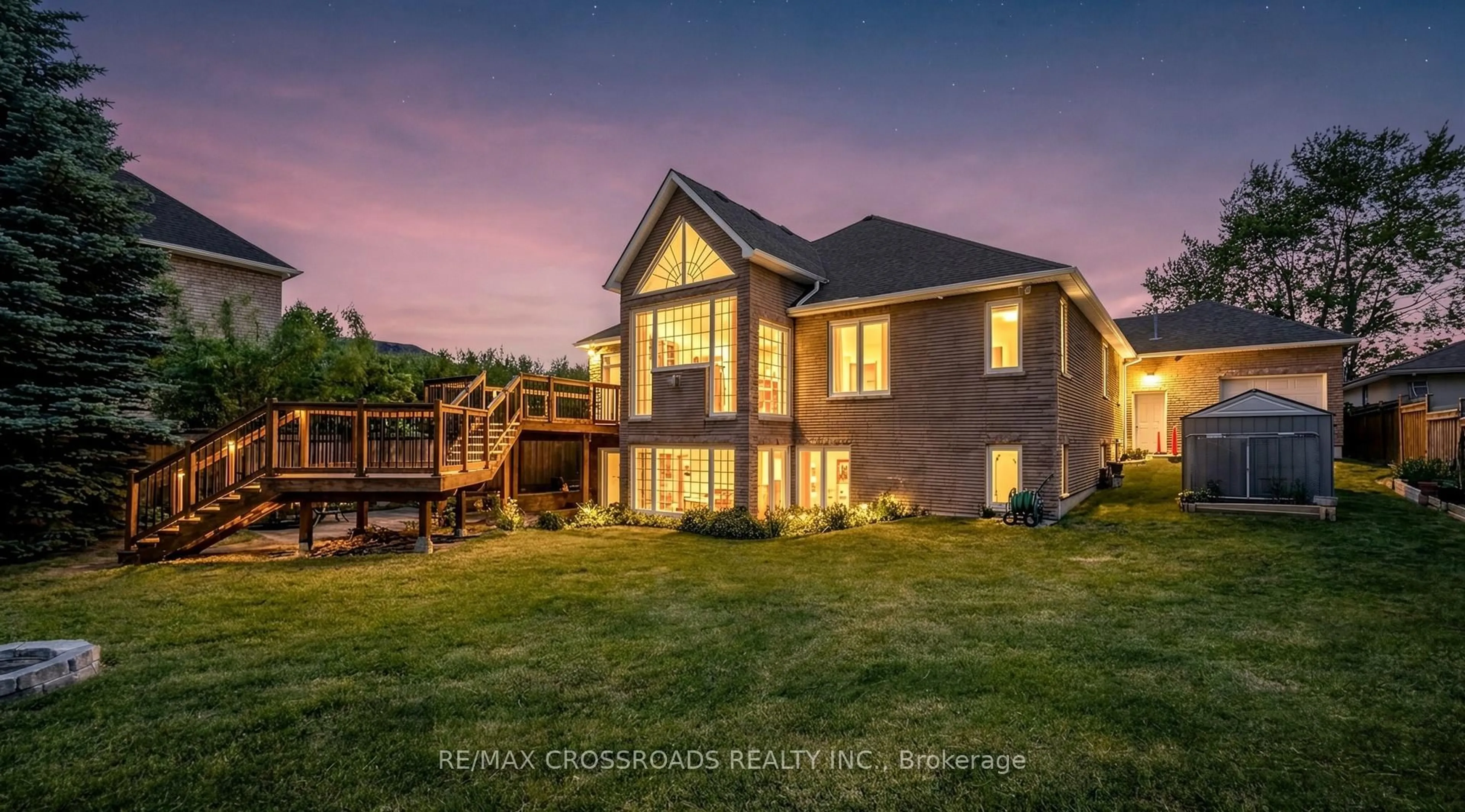 A pic from outside/outdoor area/front of a property/back of a property/a pic from drone, building for 3531 Garrard Rd, Whitby Ontario L1R 3L1