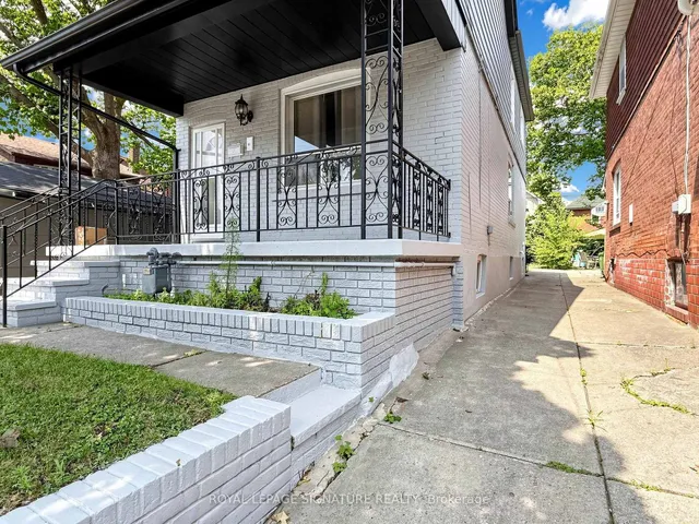 8 Harris Ave, Toronto 2