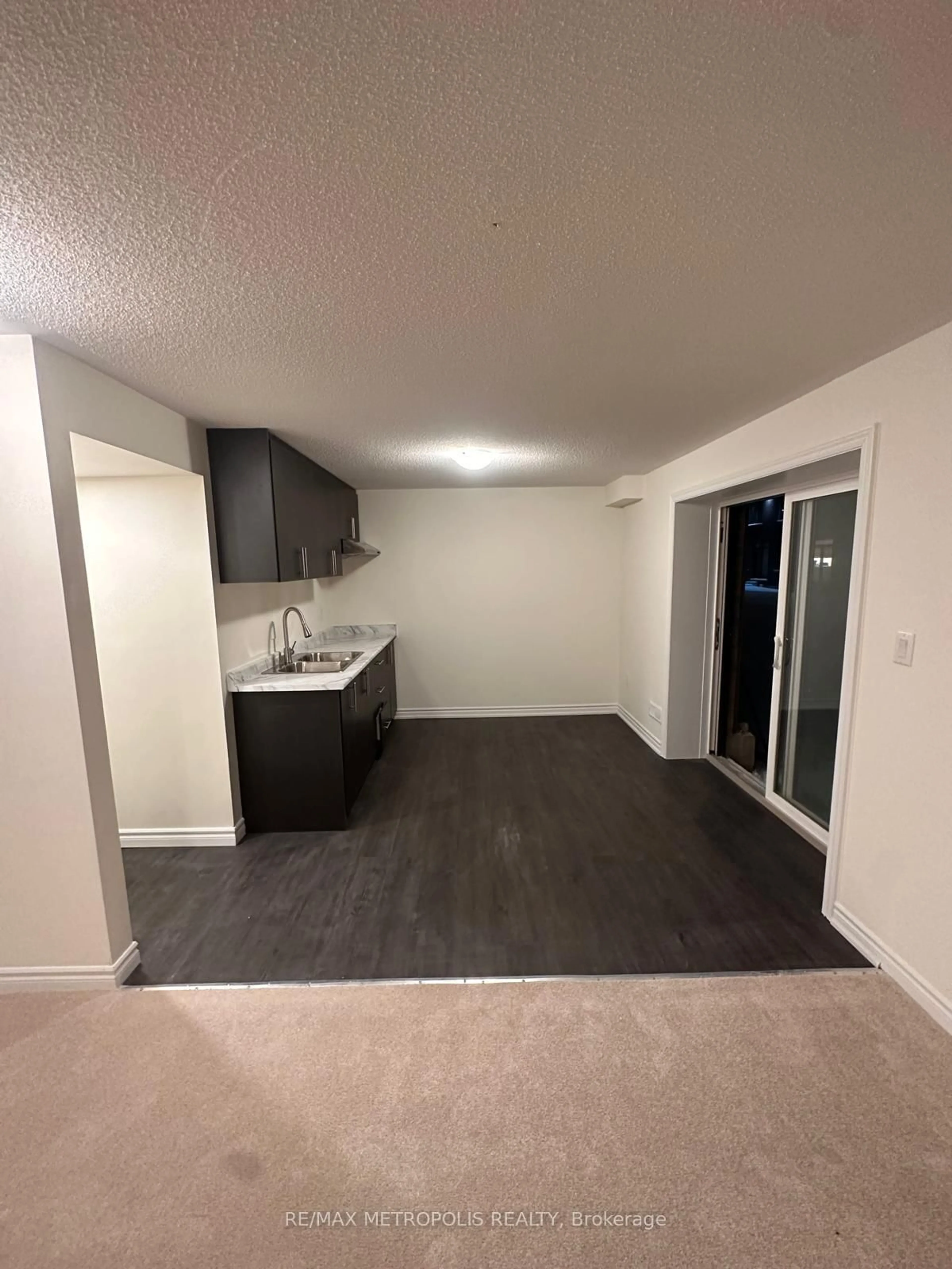 A pic of a room for 1207 Wilmington Ave, Oshawa Ontario L1L 0T4