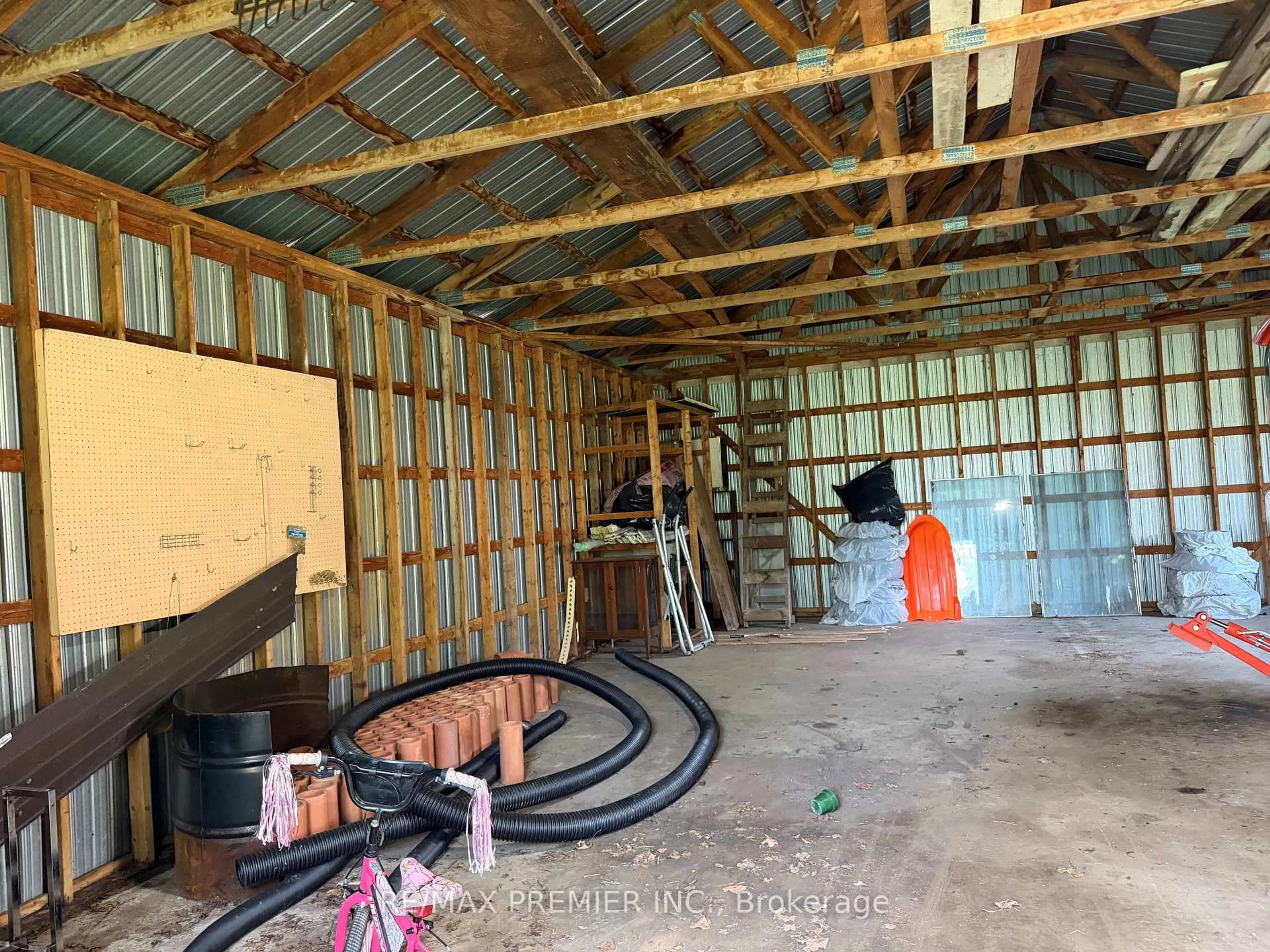 Indoor garage for 4430 Liberty St, Clarington Ontario L1C 3E6