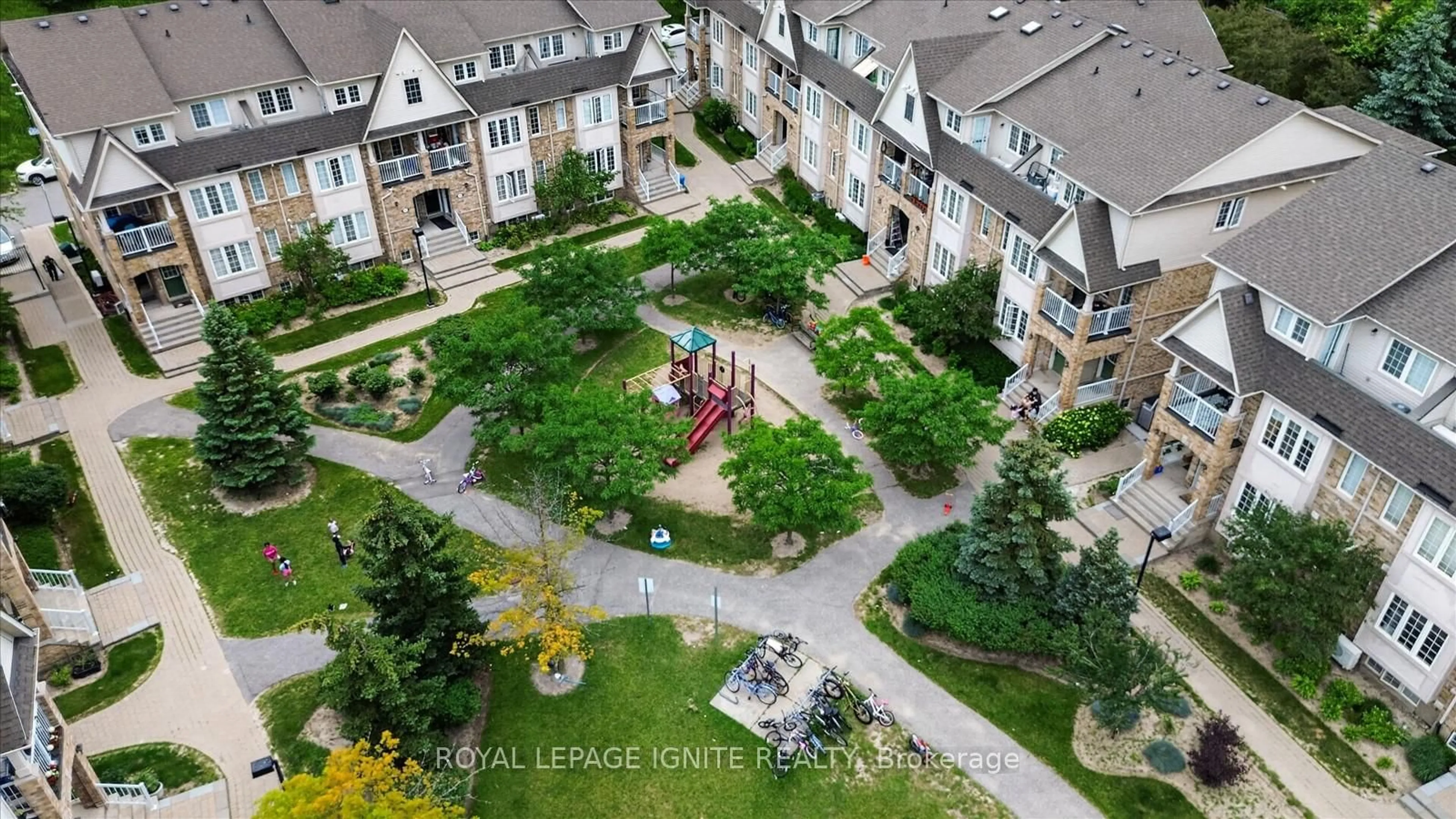 A pic from outside/outdoor area/front of a property/back of a property/a pic from drone, city buildings view from balcony for 42 Pinery Tr #29, Toronto Ontario M1B 6H9