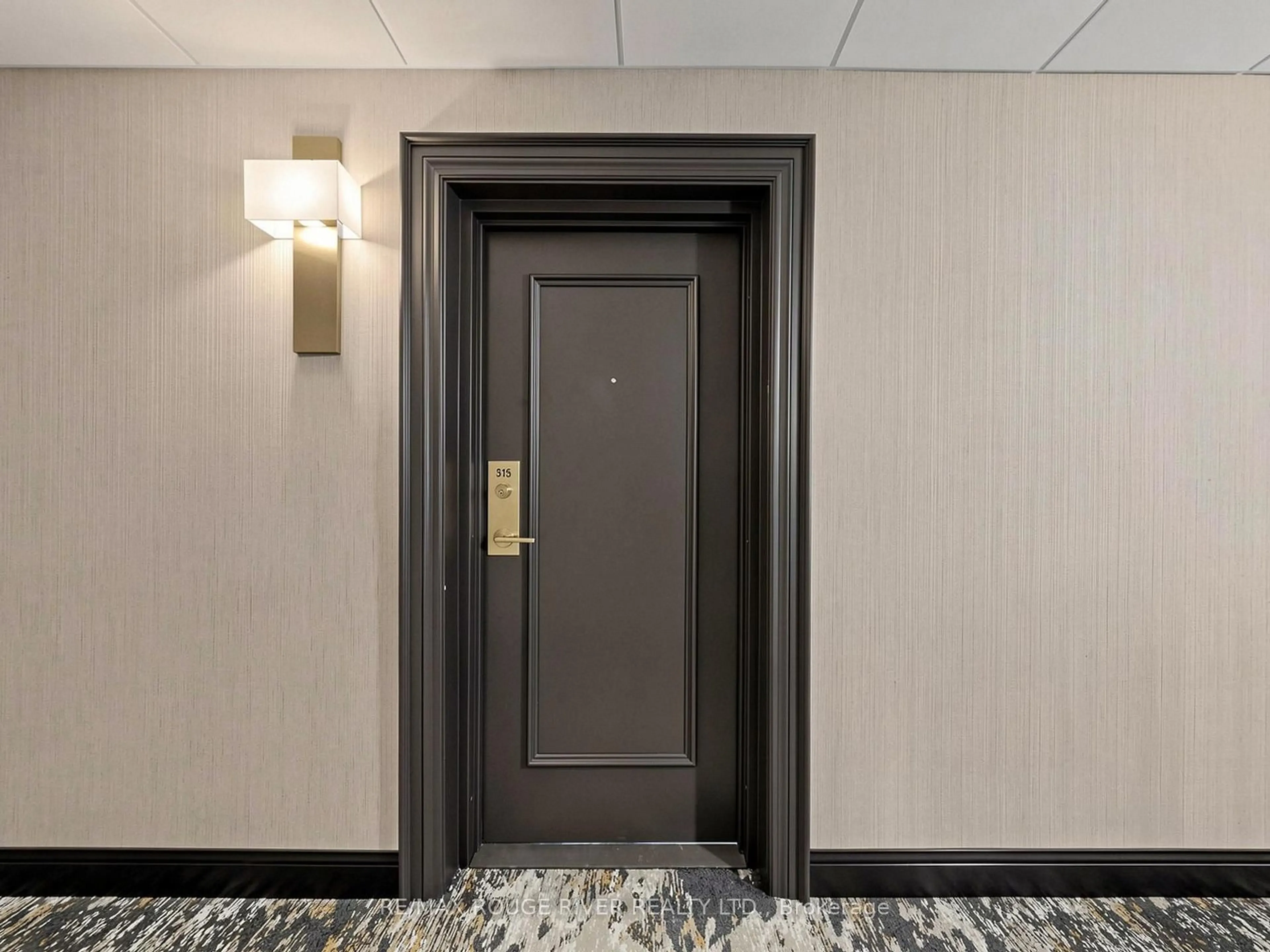 Indoor foyer for 191 Lake Driveway #315, Ajax Ontario L1S 7H9