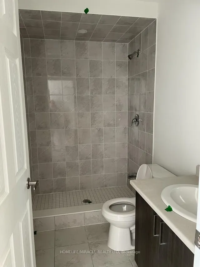 1392 Coral Springs Path, Oshawa 2