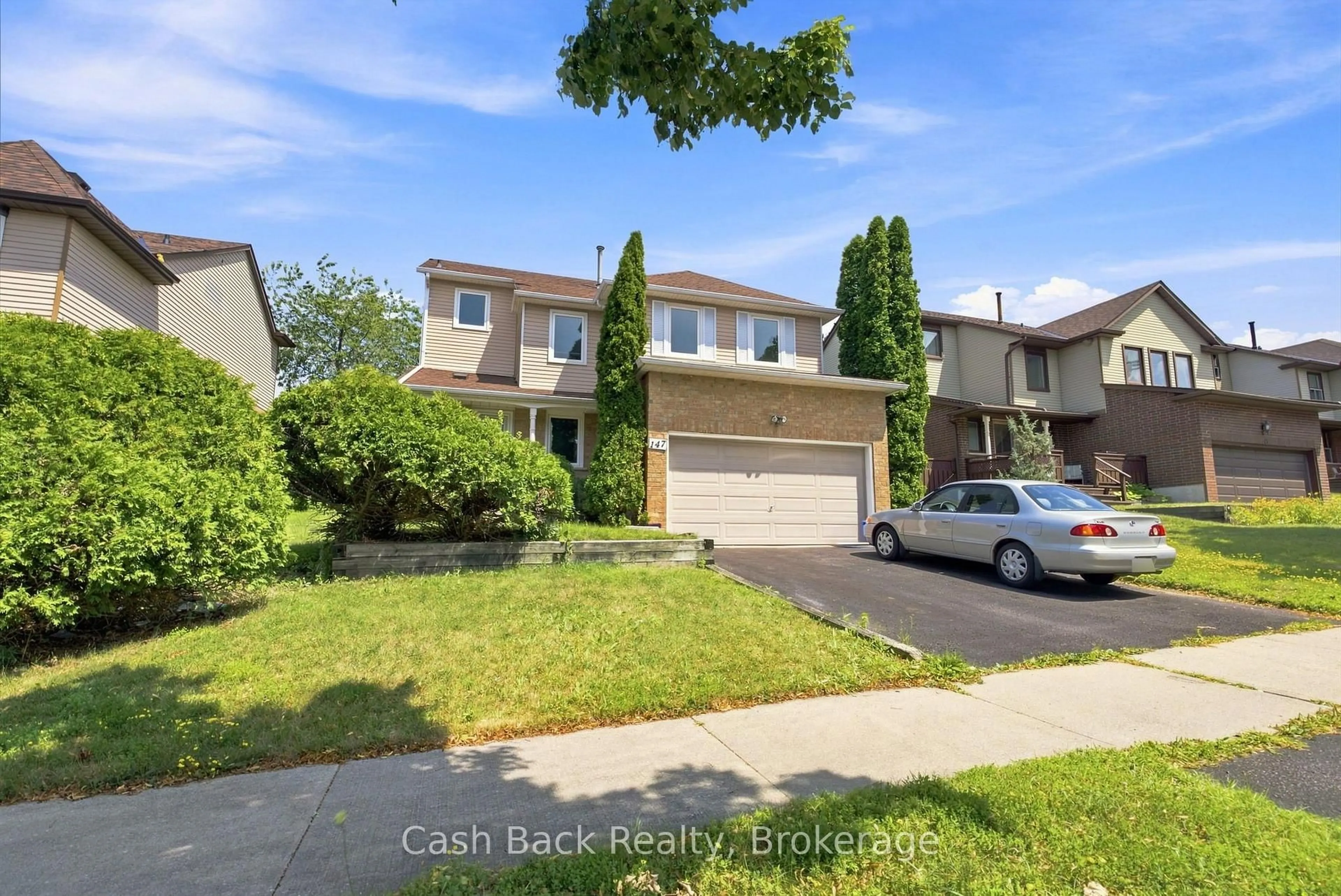 A pic from outside/outdoor area/front of a property/back of a property/a pic from drone, street for 147 Kirby Cres, Whitby Ontario L1N 7C7