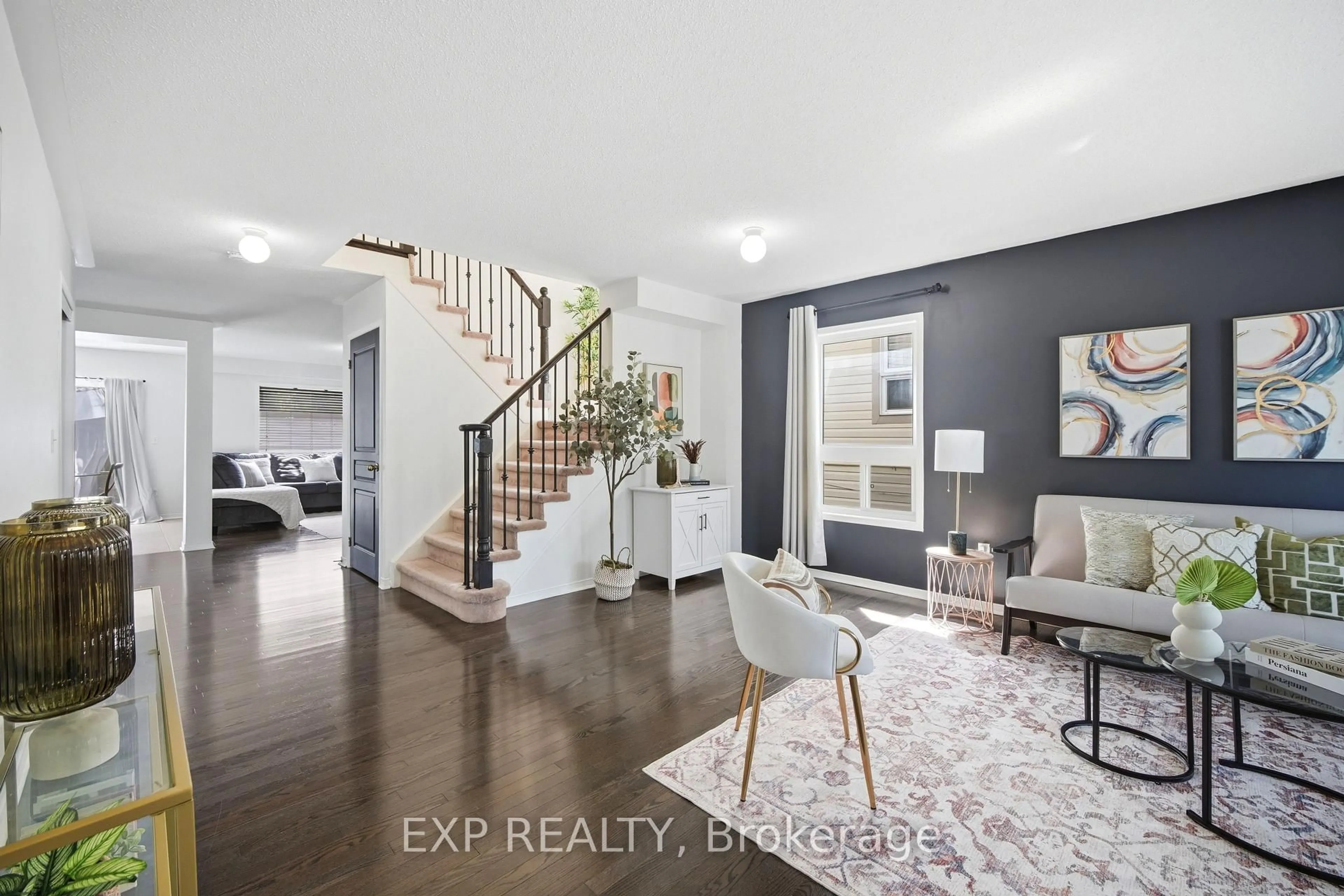 Indoor entryway for 579 Shaftsbury St, Oshawa Ontario L1K 2V8