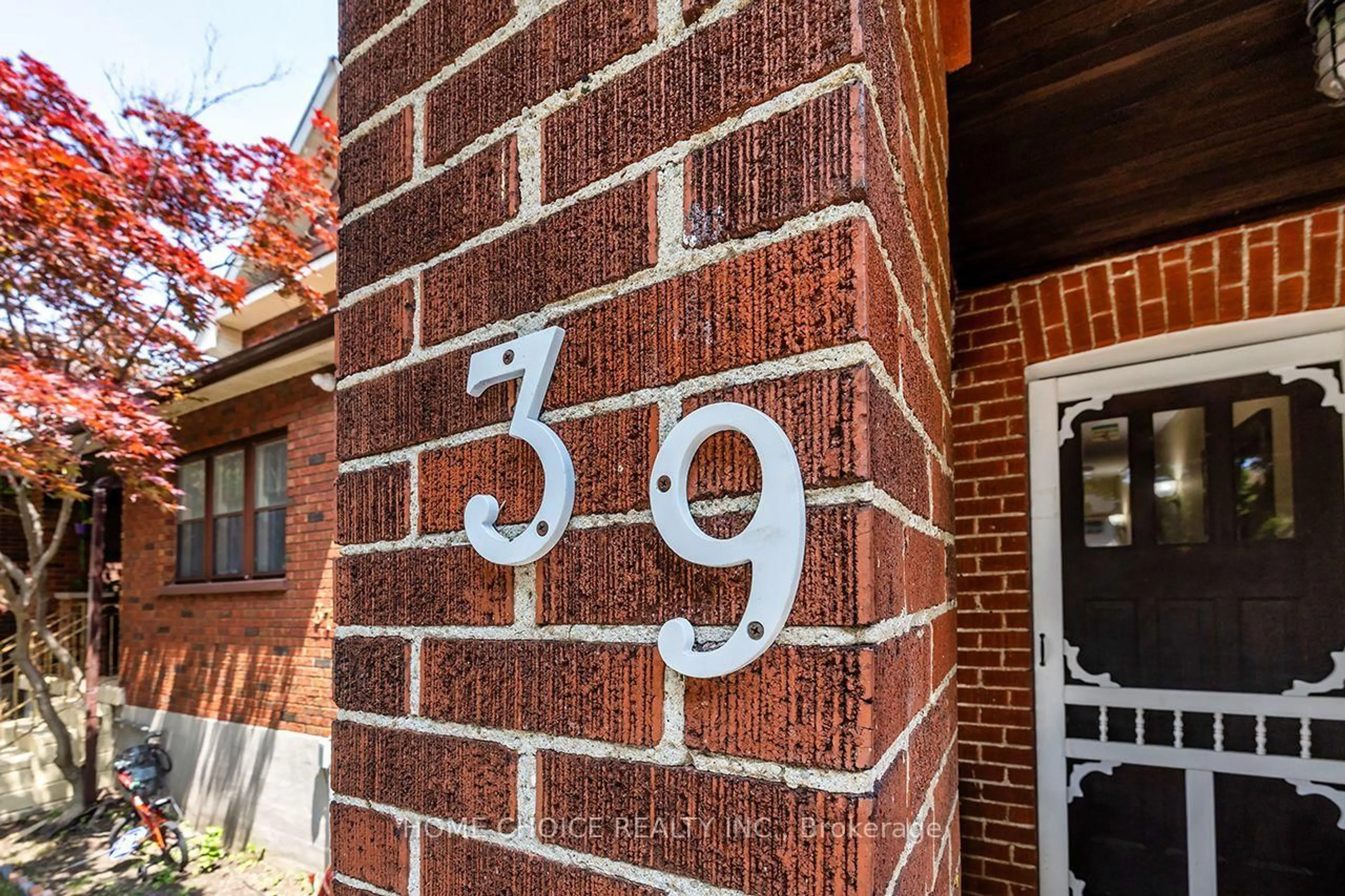 Home with brick exterior material, street for 39 Burk St, Oshawa Ontario L1J 4C1