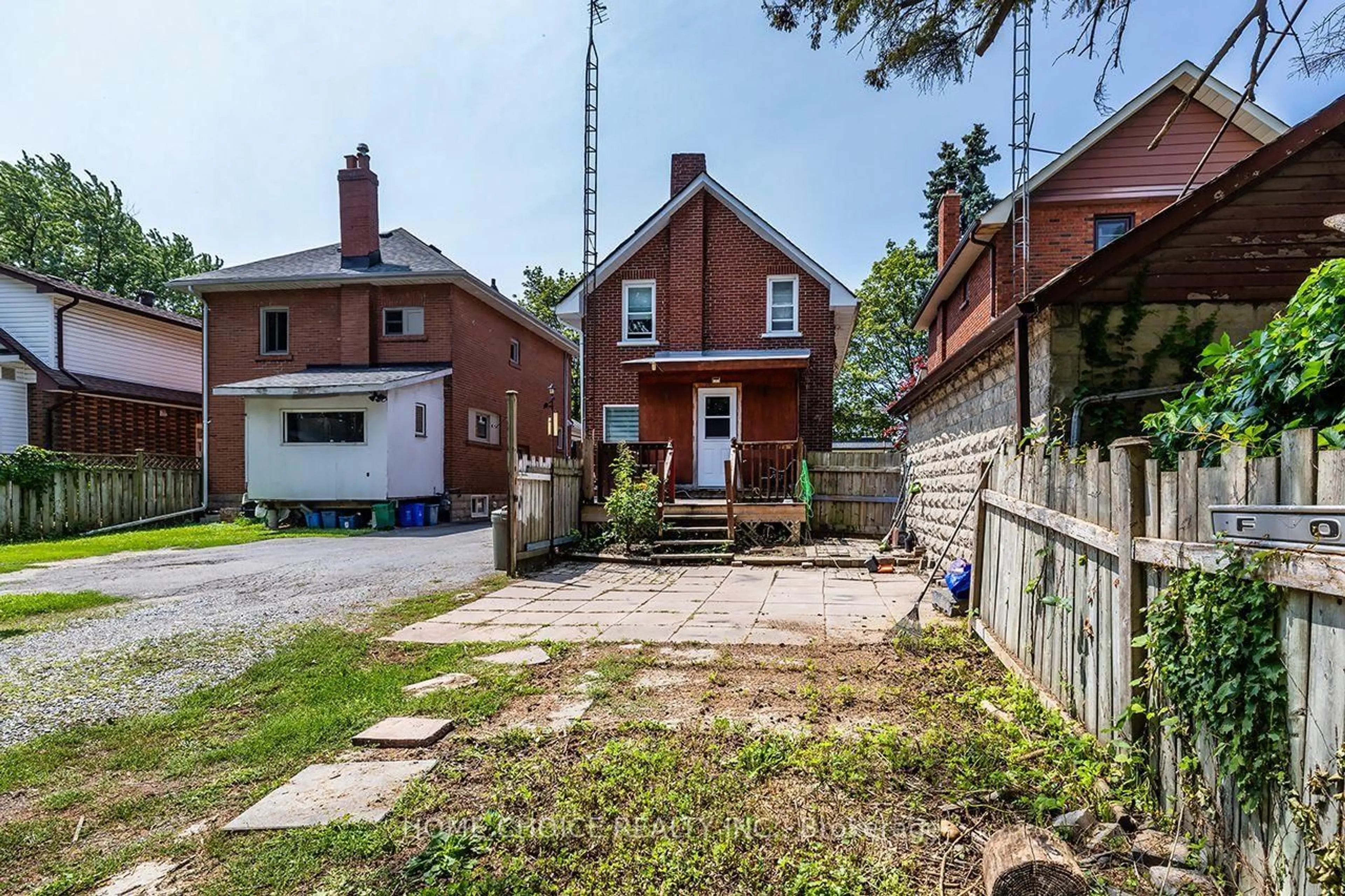 Unknown for 39 Burk St, Oshawa Ontario L1J 4C1