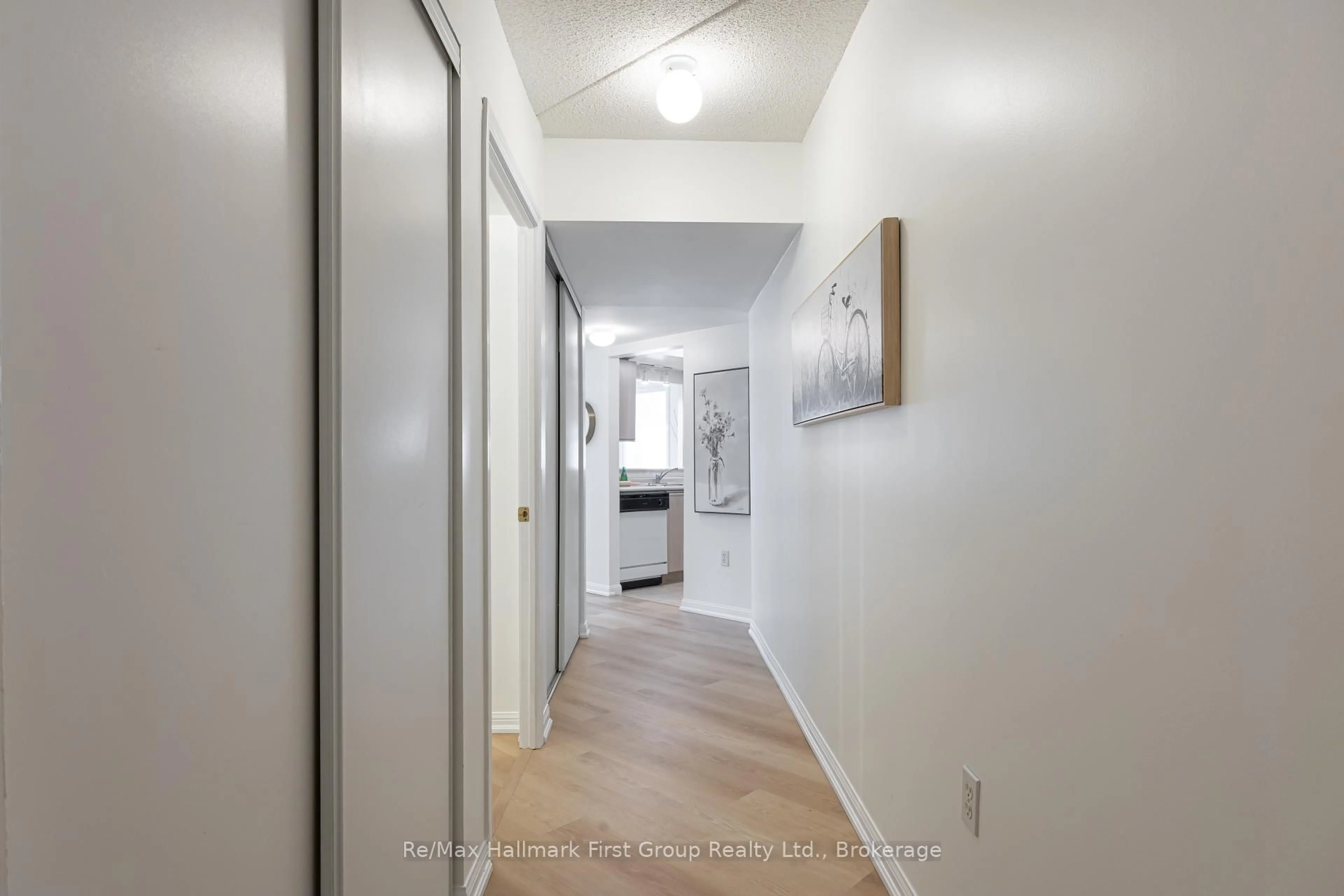 Indoor entryway for 95 Wellington St #213, Clarington Ontario L1C 5A1