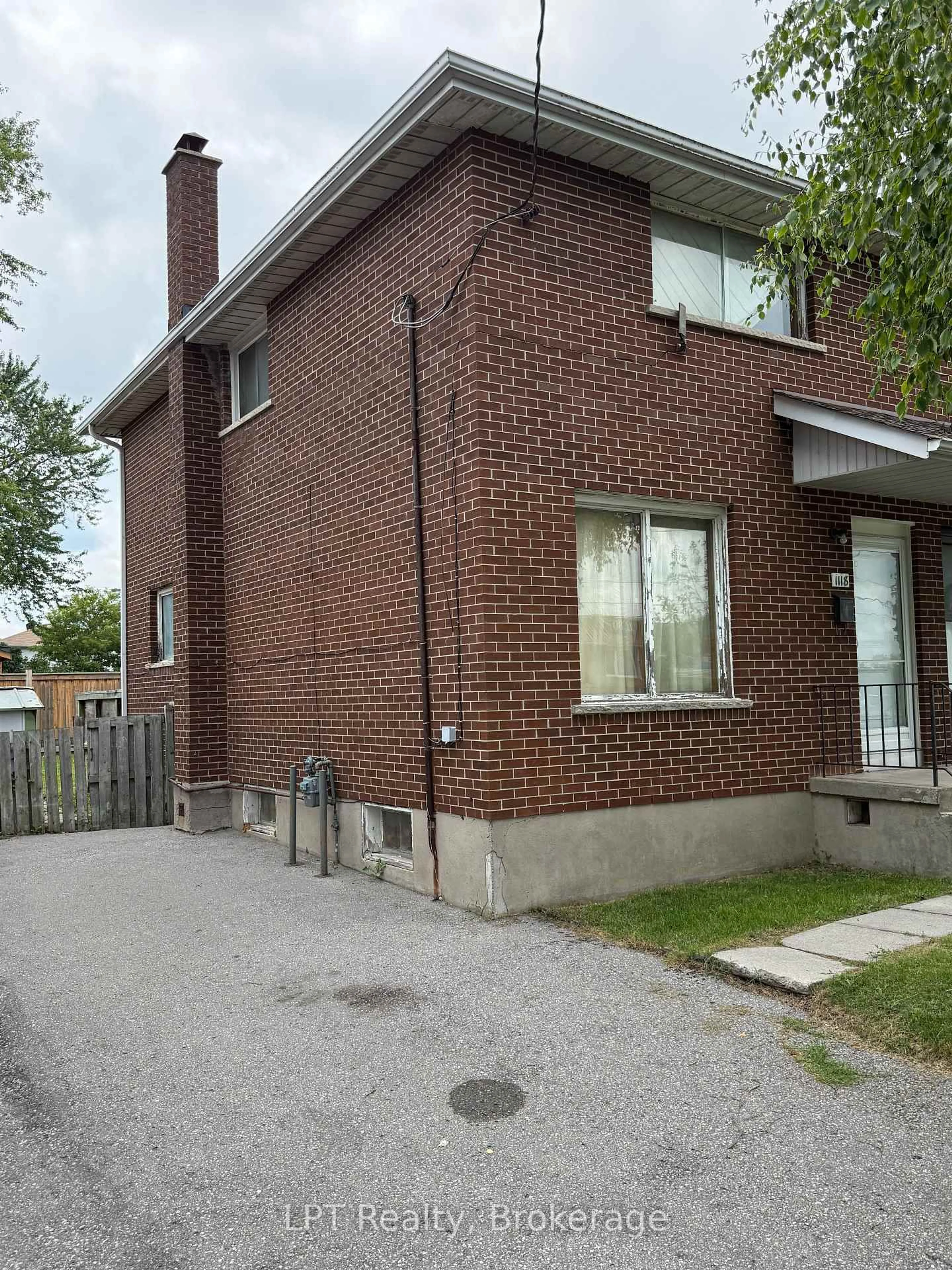 Home with brick exterior material, street for 1118 Cedar St, Oshawa Ontario L1J 3S1