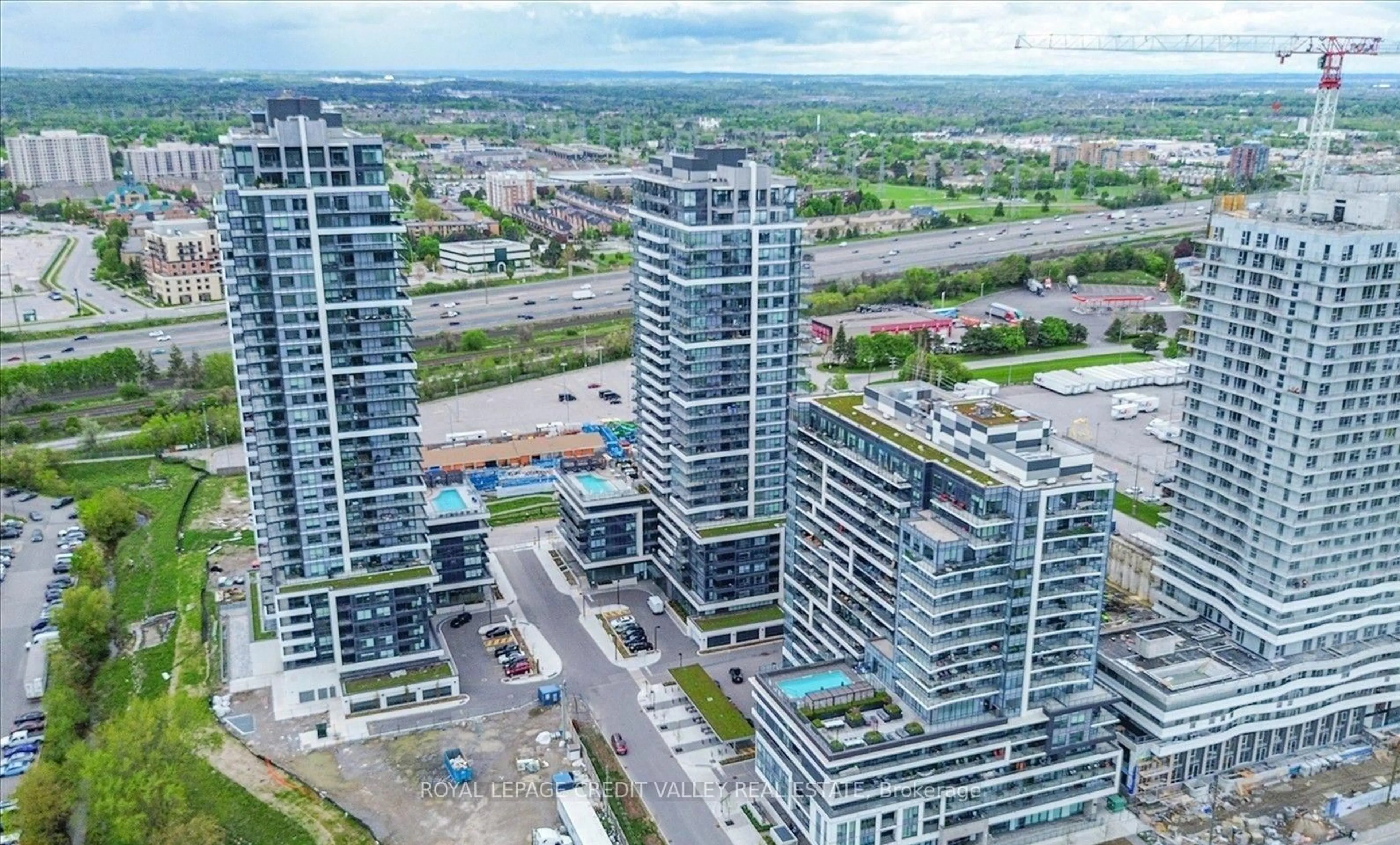 A pic from outside/outdoor area/front of a property/back of a property/a pic from drone, city buildings view from balcony for 1455 Celebration Dr #2007, Pickering Ontario L1W 0C3