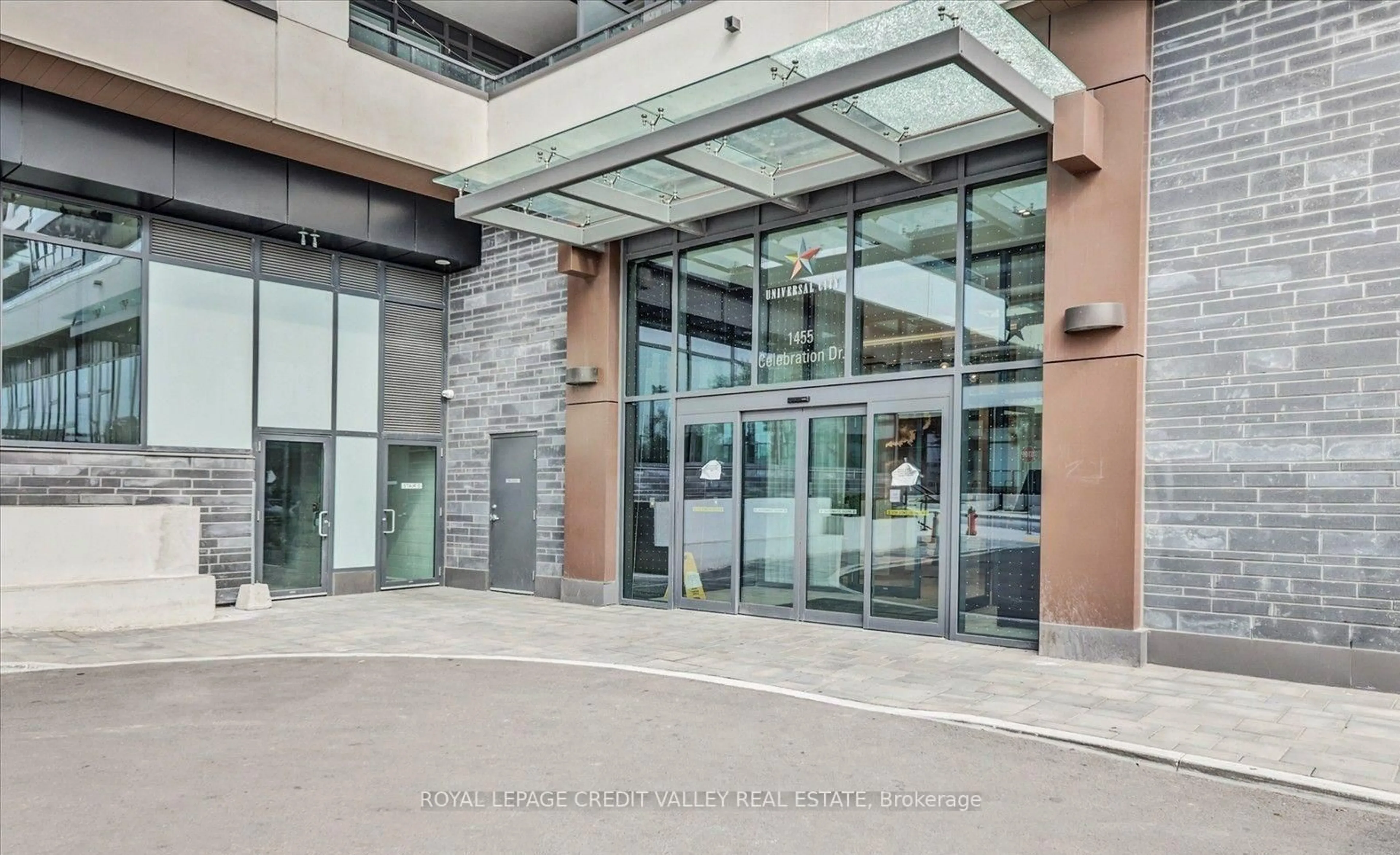 Indoor foyer for 1455 Celebration Dr #2007, Pickering Ontario L1W 0C3