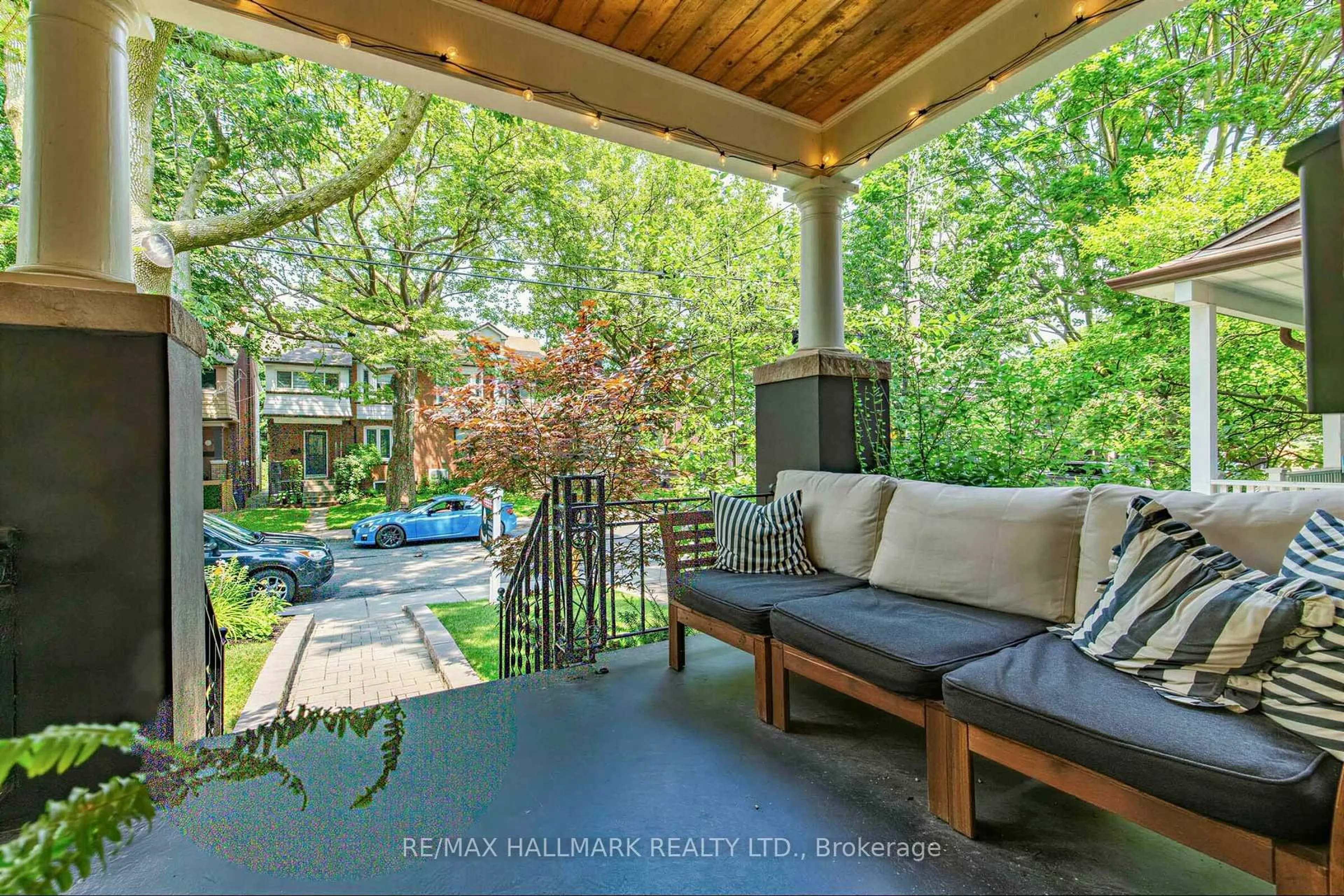 Patio, water/lake/river/ocean view for 255 Strathmore Blvd, Toronto Ontario M4J 1P7