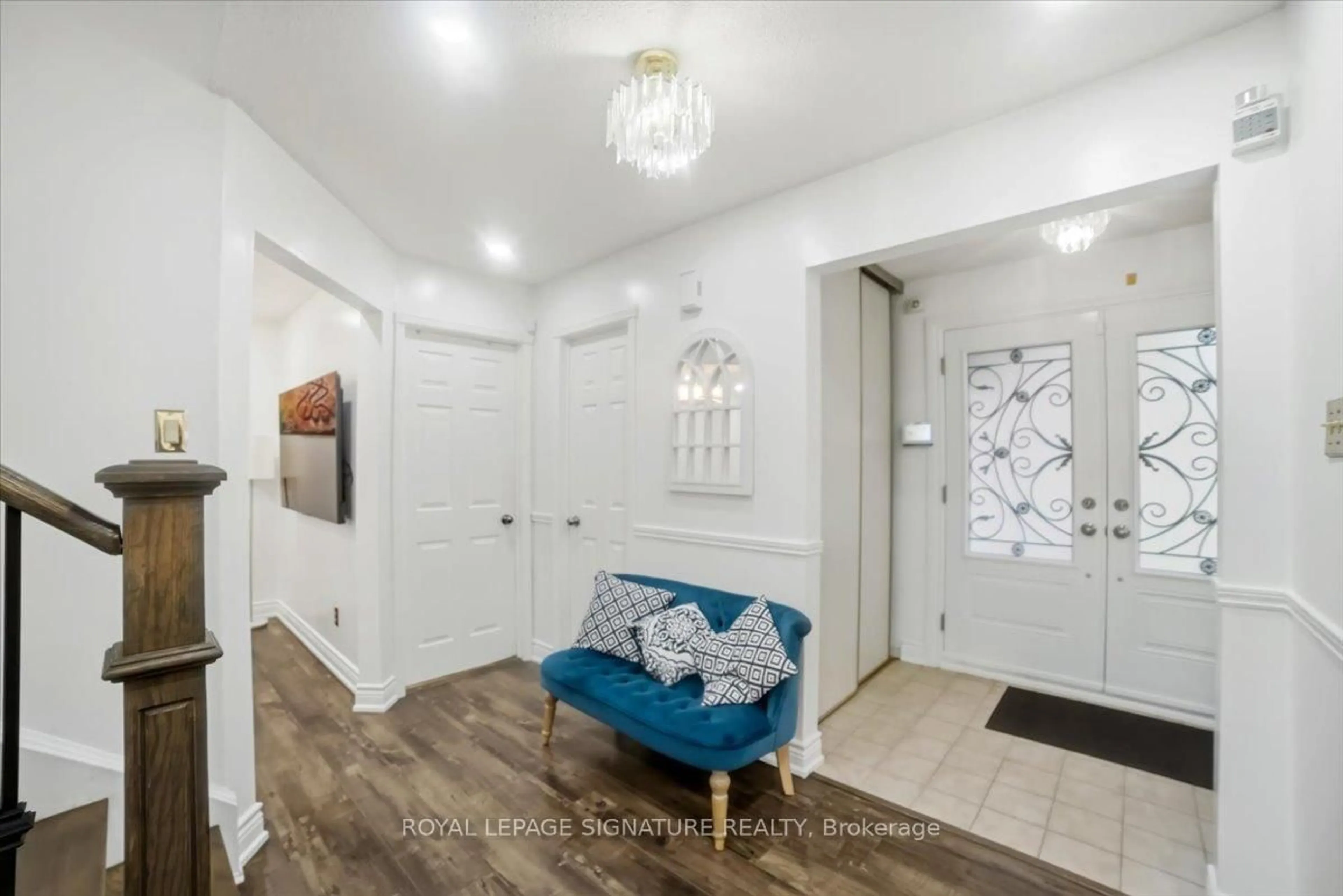 Indoor entryway for 1778 Silverthorn Sq, Pickering Ontario L1V 5C4
