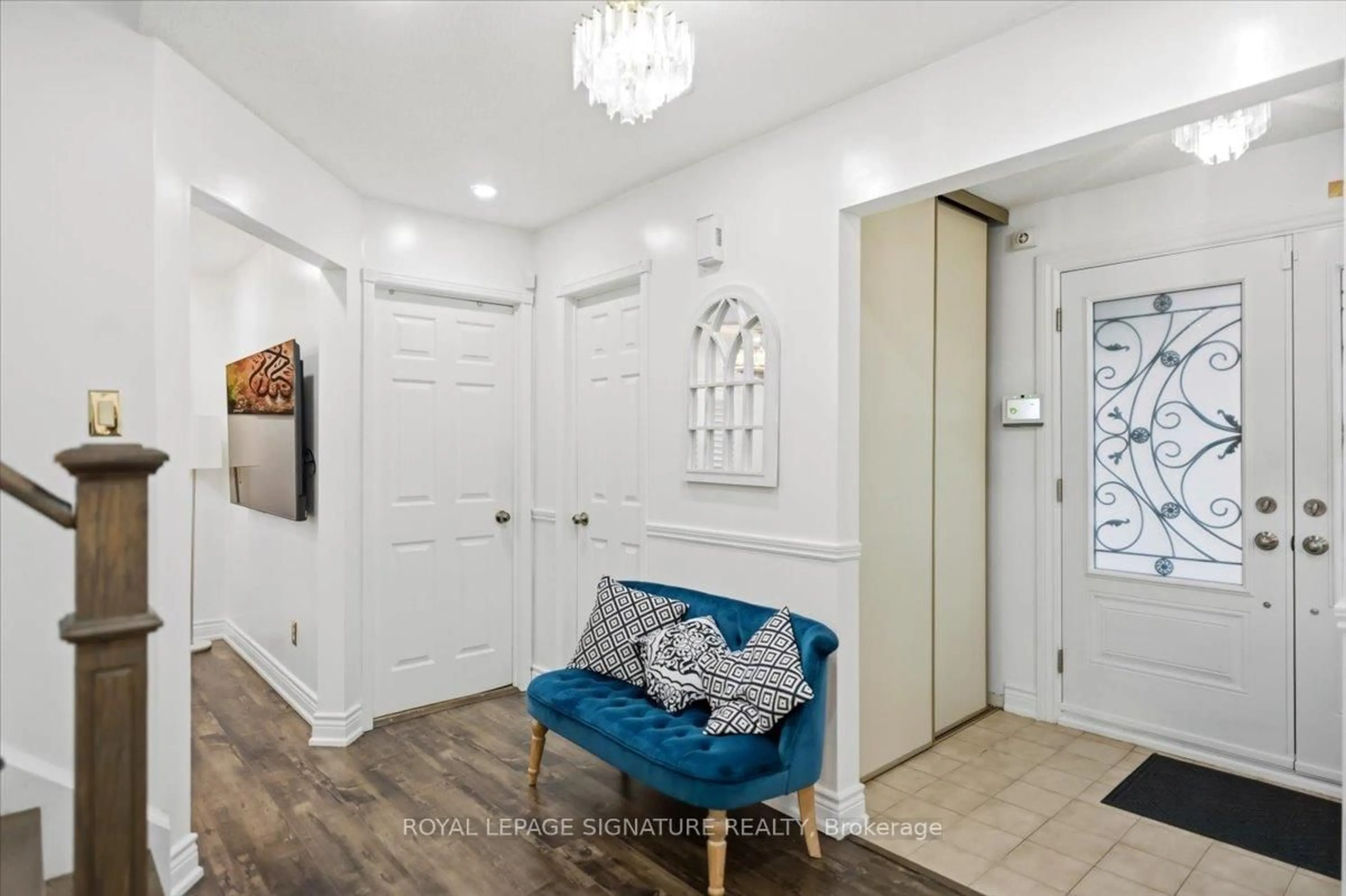 Indoor entryway for 1778 Silverthorn Sq, Pickering Ontario L1V 5C4