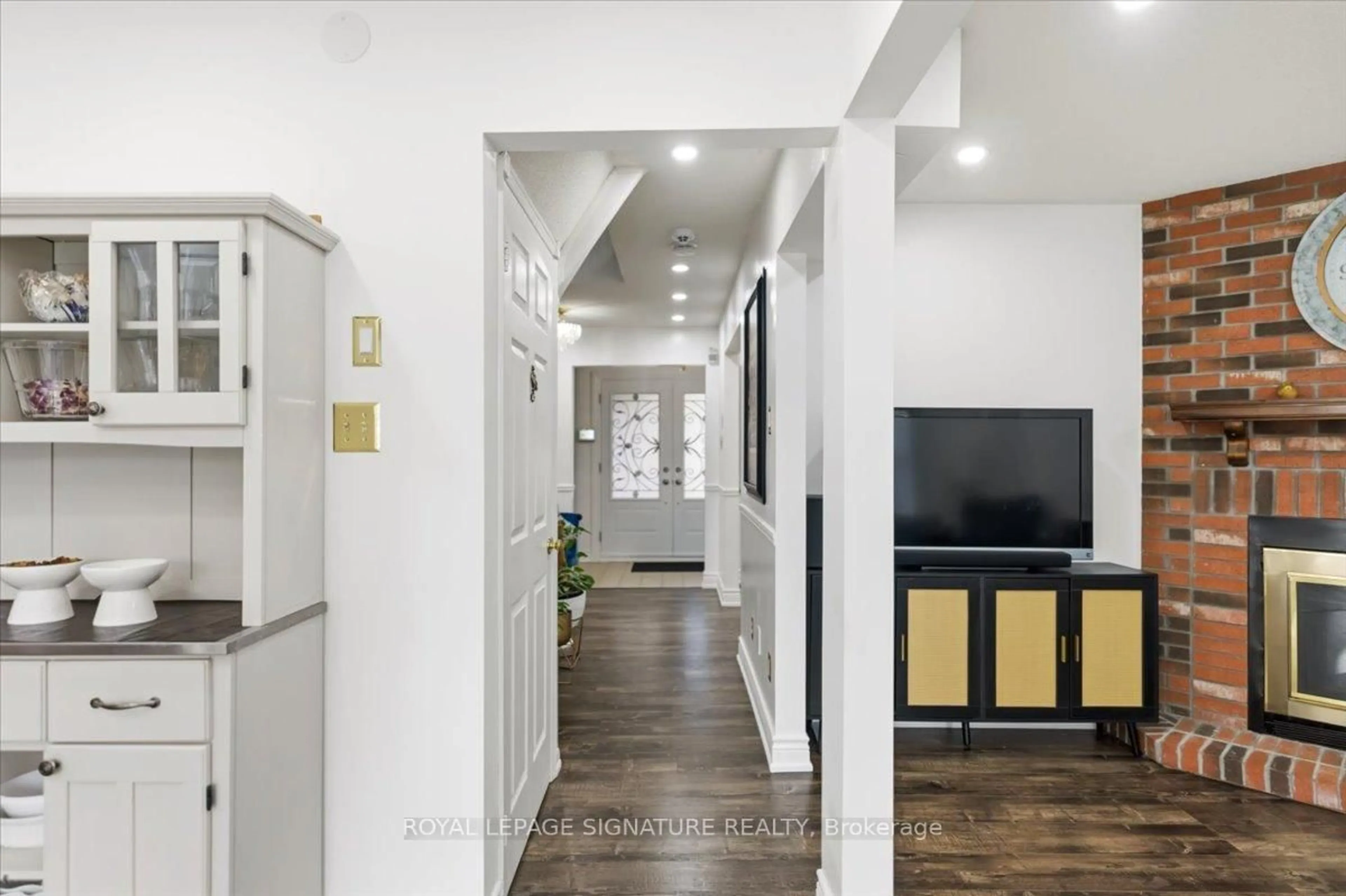 Indoor entryway for 1778 Silverthorn Sq, Pickering Ontario L1V 5C4