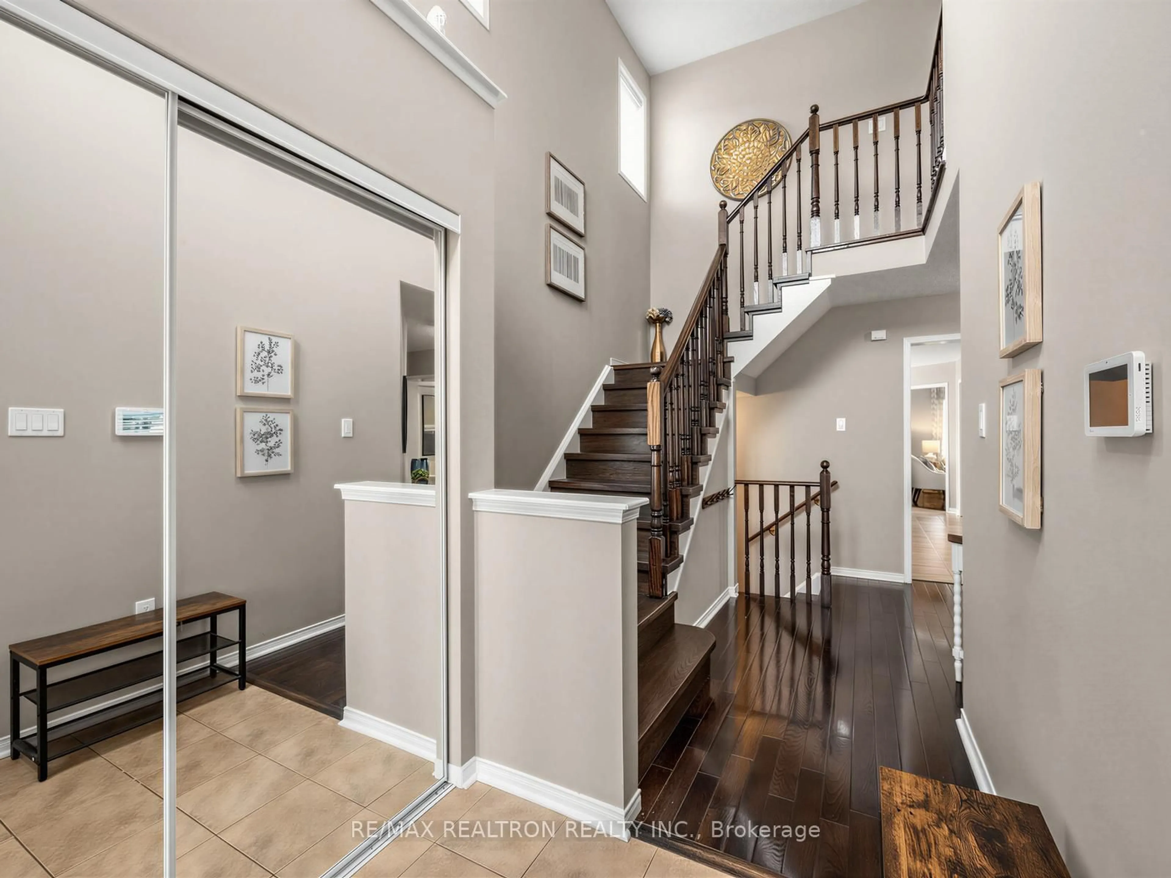 Indoor entryway for 1089 Edward Bolton Cres, Oshawa Ontario L1K 0T7