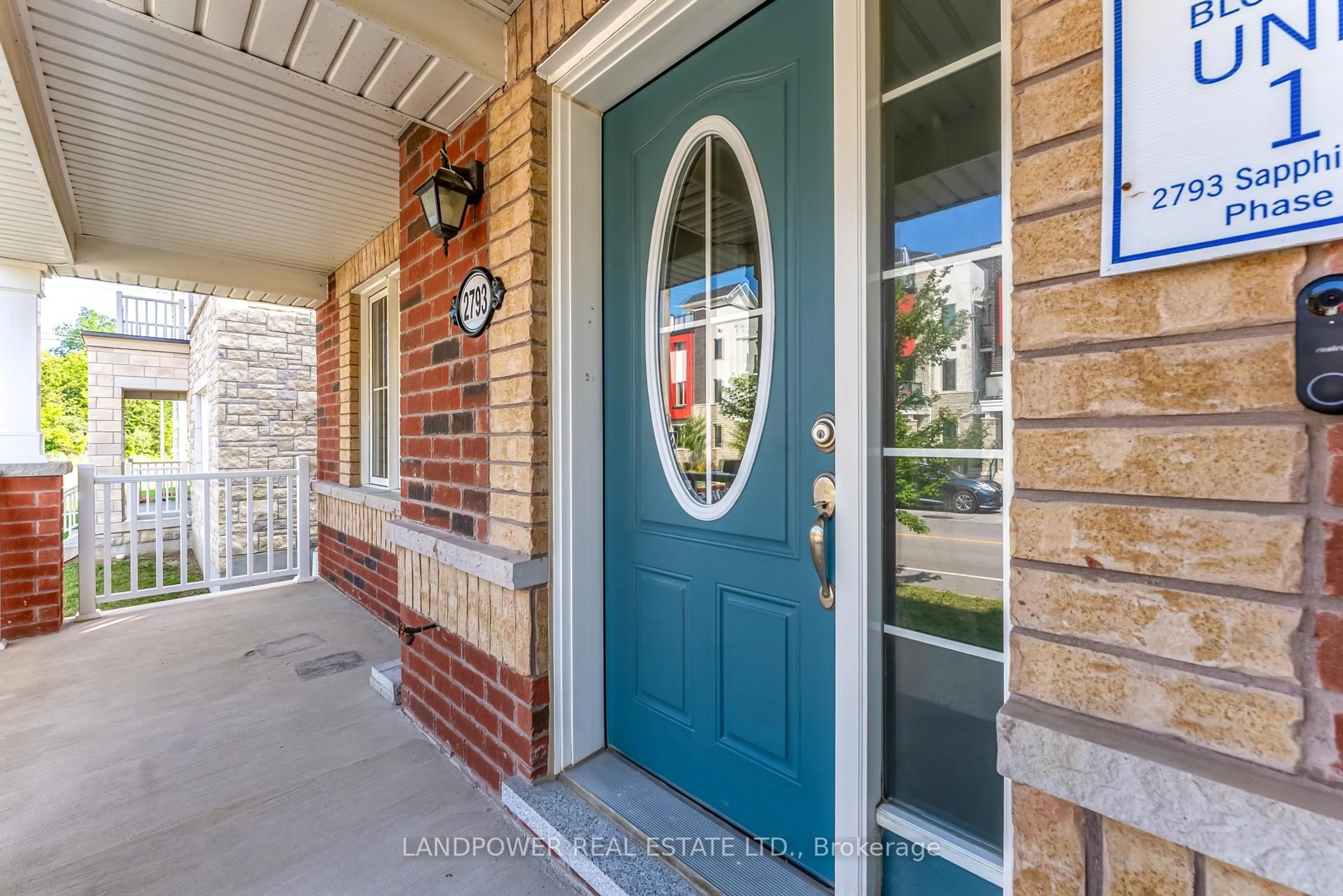 Indoor entryway for 2793 Sapphire Dr, Pickering Ontario L1X 0G1