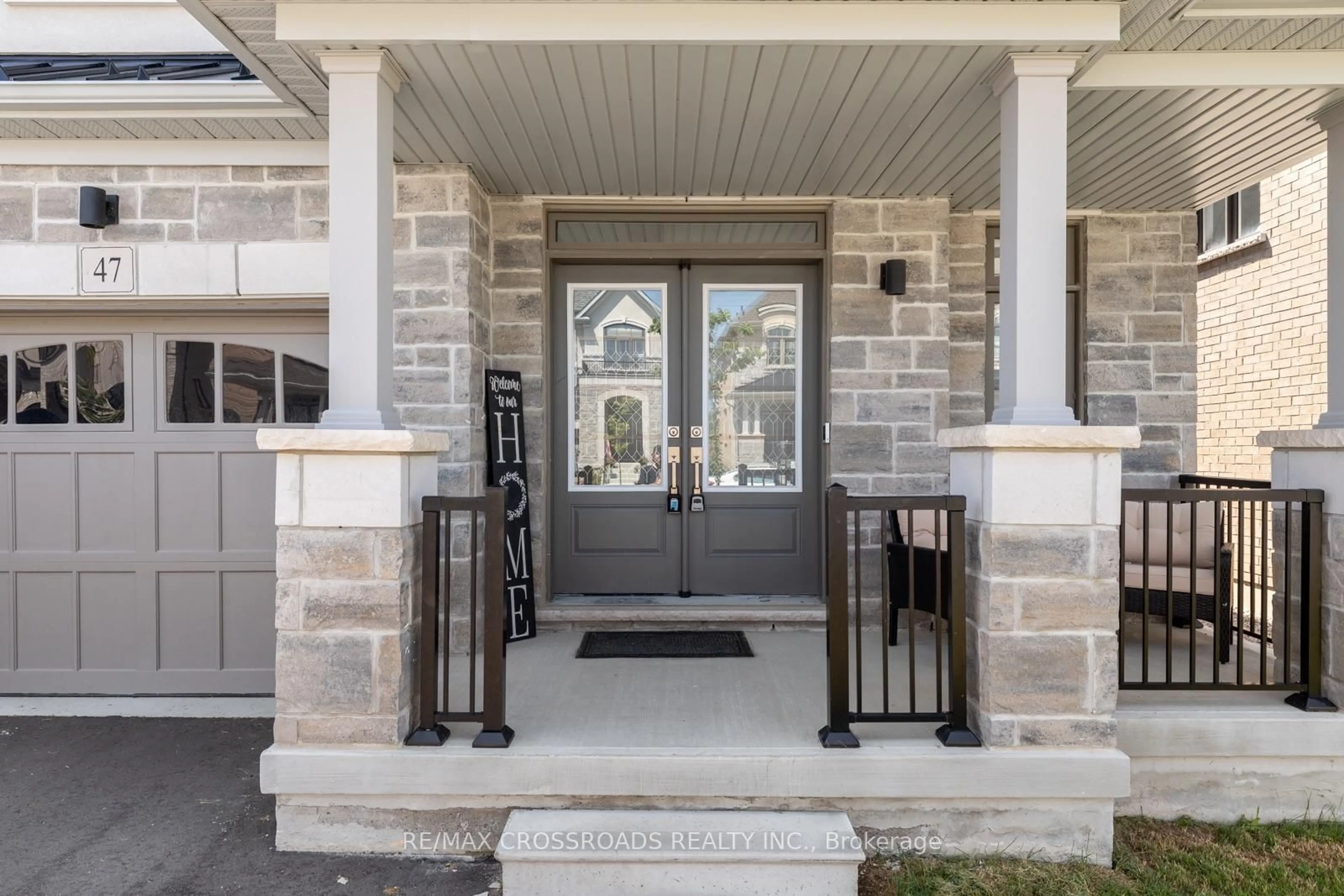 Indoor entryway for 47 Ed Ewert Ave, Clarington Ontario L1B 1G9