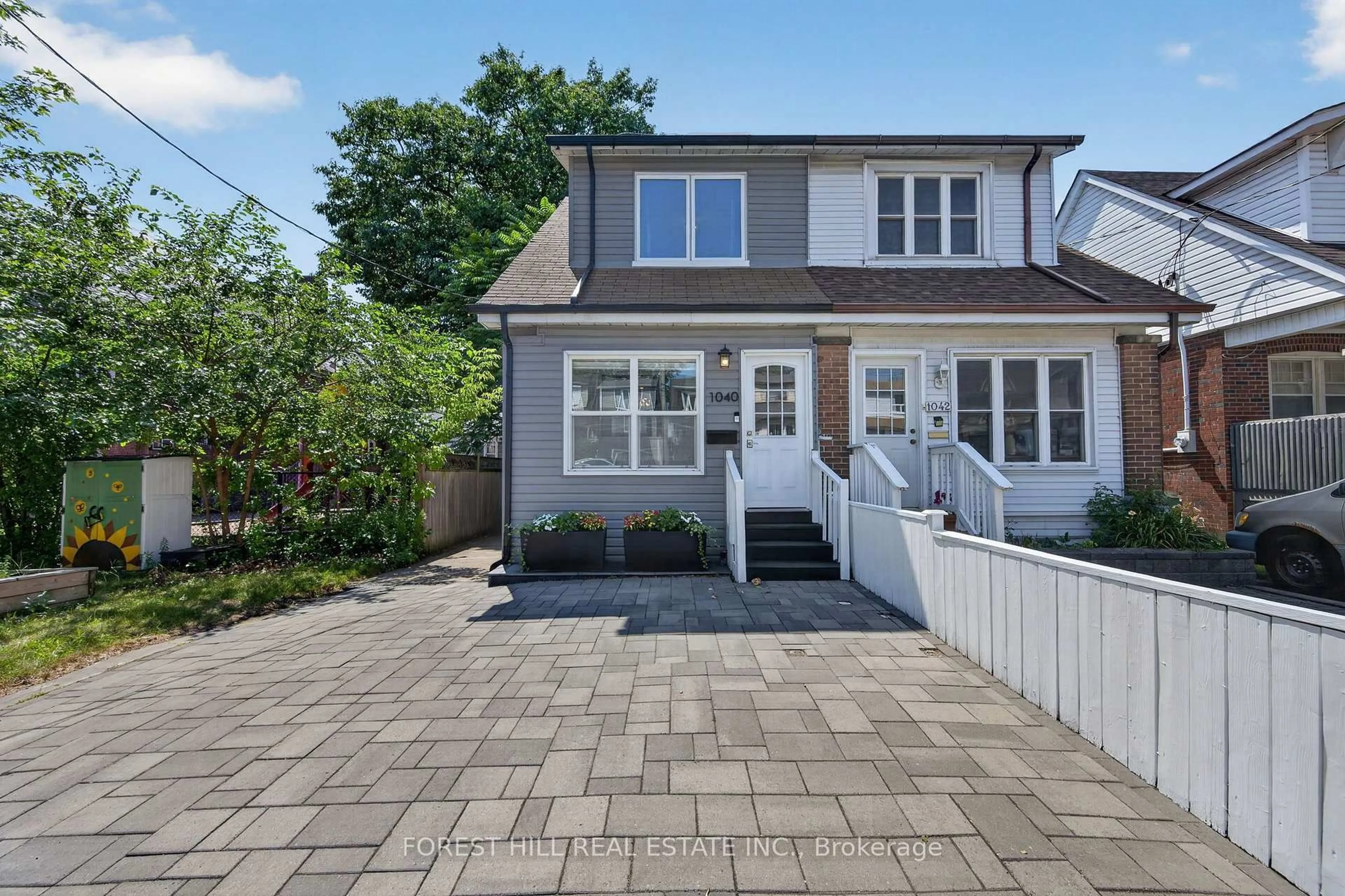 Unknown for 1040 Woodbine Ave, Toronto Ontario M4C 4C4
