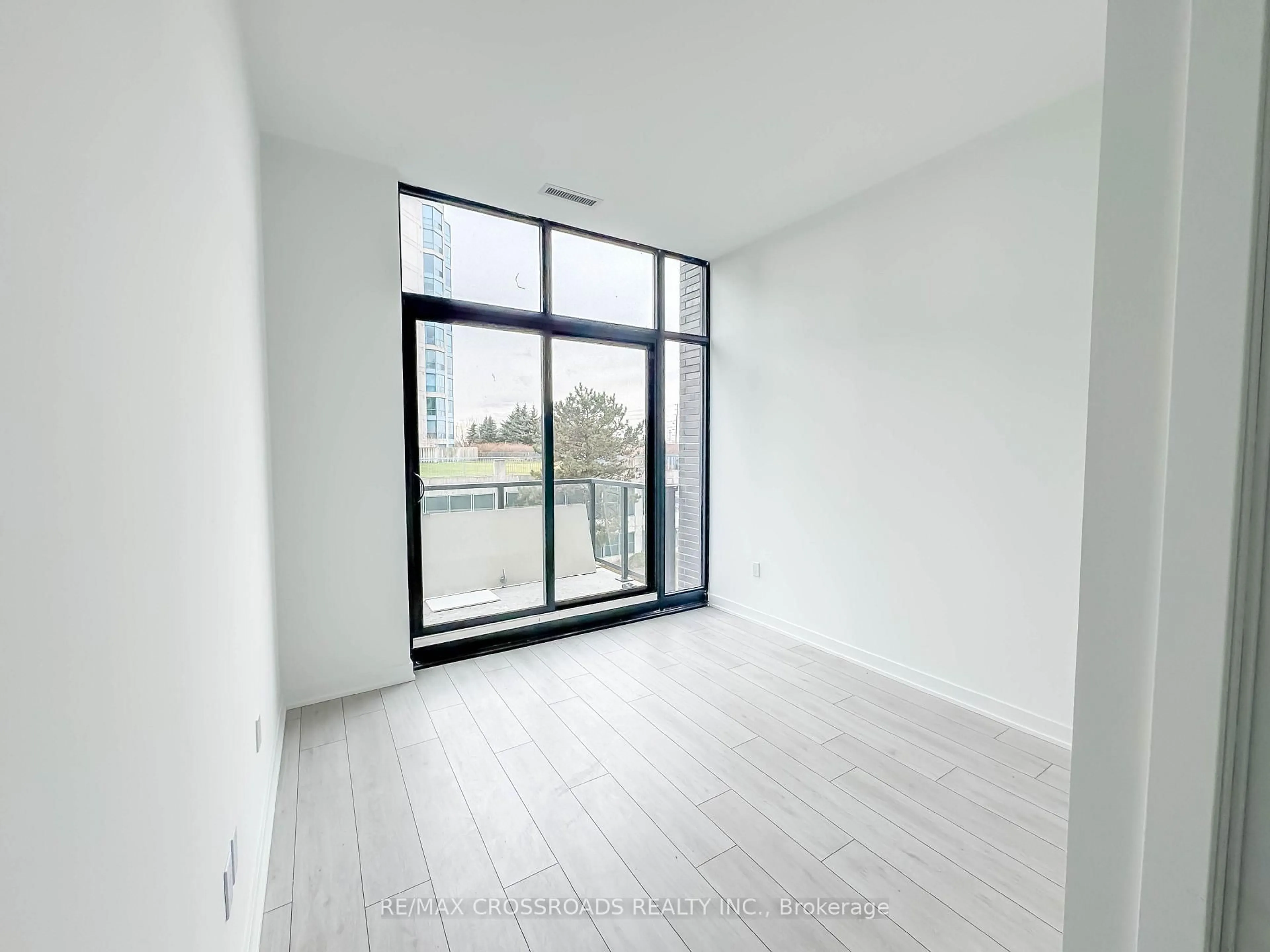 A pic of a room for 1606 Charles St #205, Whitby Ontario L1N 0P1