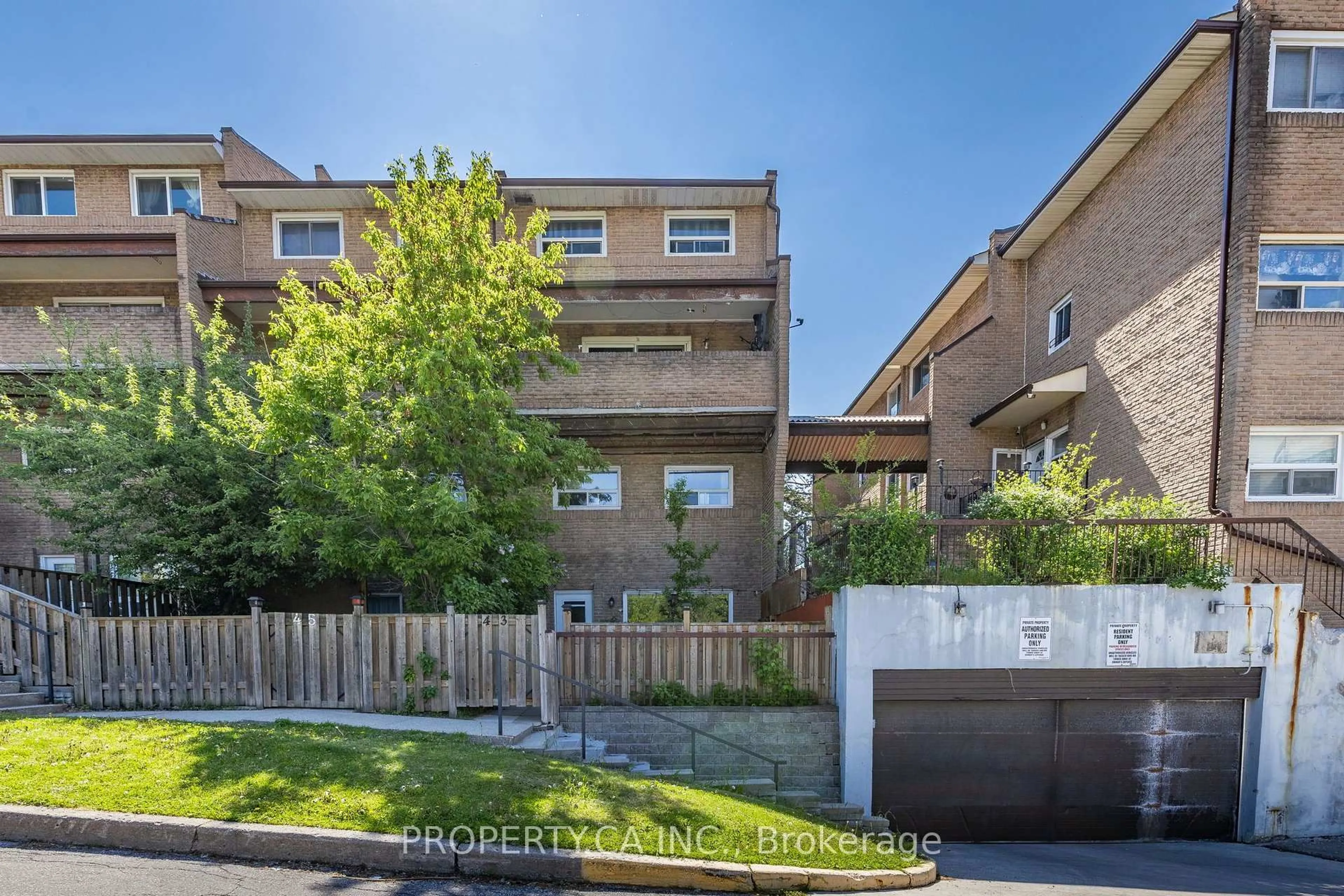 A pic from outside/outdoor area/front of a property/back of a property/a pic from drone, street for 91 Muir Dr #43, Toronto Ontario M1M 3T7