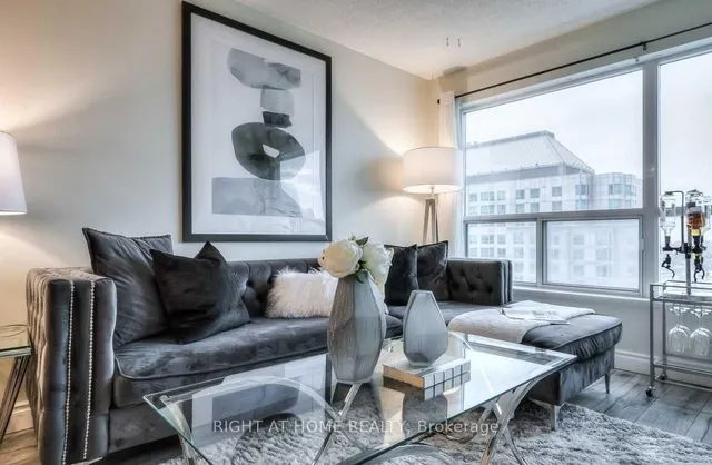 38 Lee Centre Dr #2308, Toronto 4