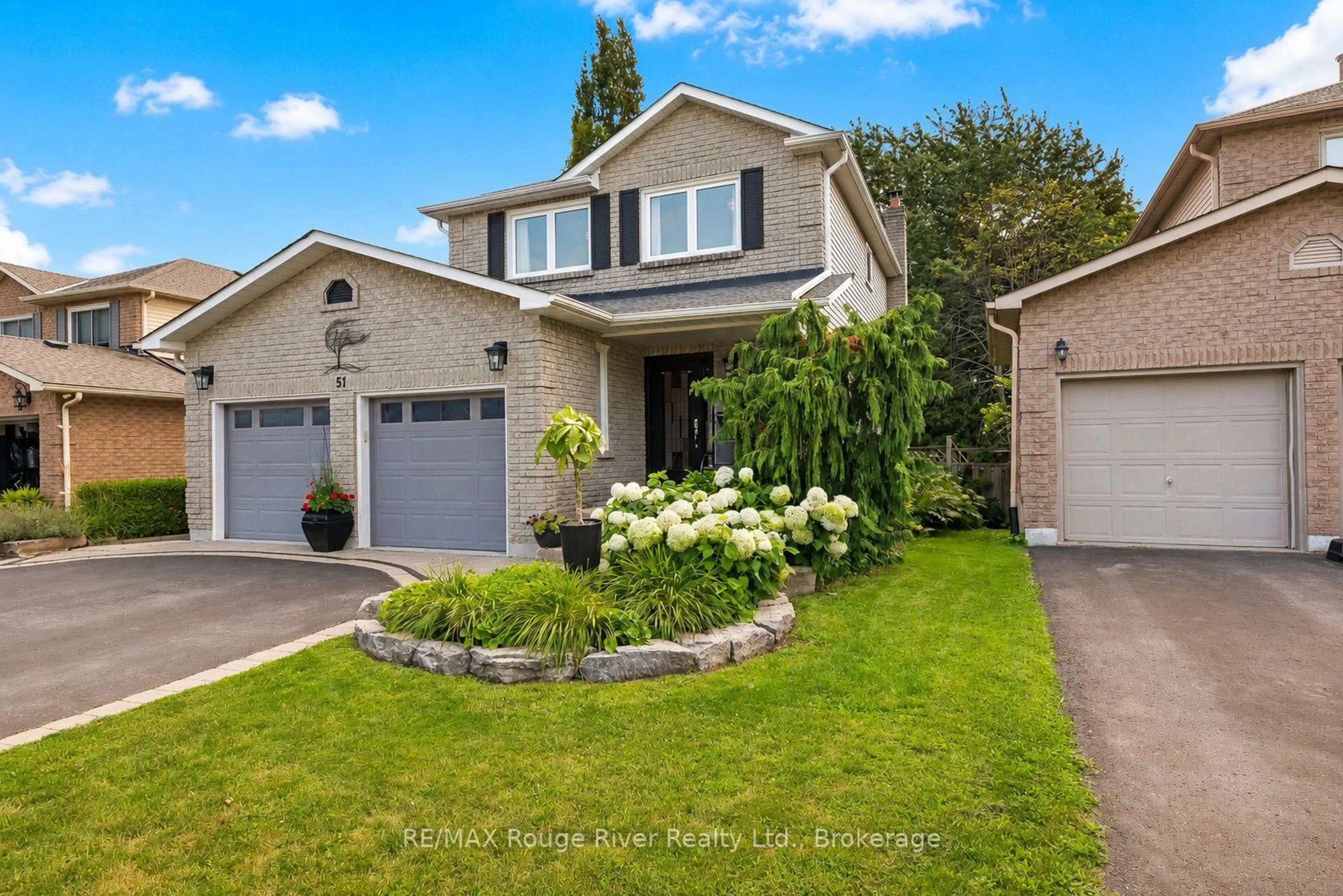 Home with vinyl exterior material, street for 51 Lyndale Cres, Clarington Ontario L1E 1W6