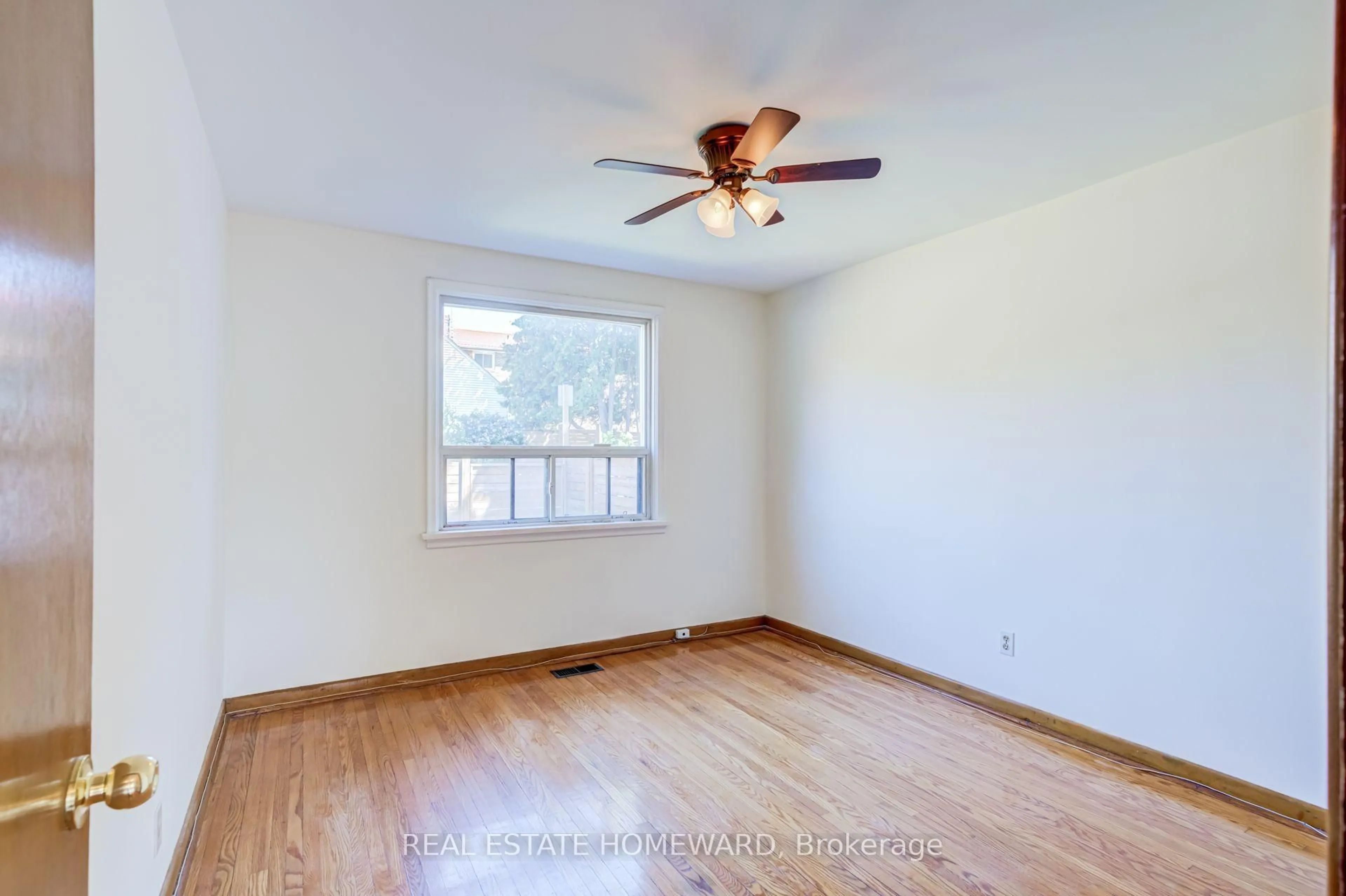 A pic of a room for 150 Park St, Toronto Ontario M1N 2P6