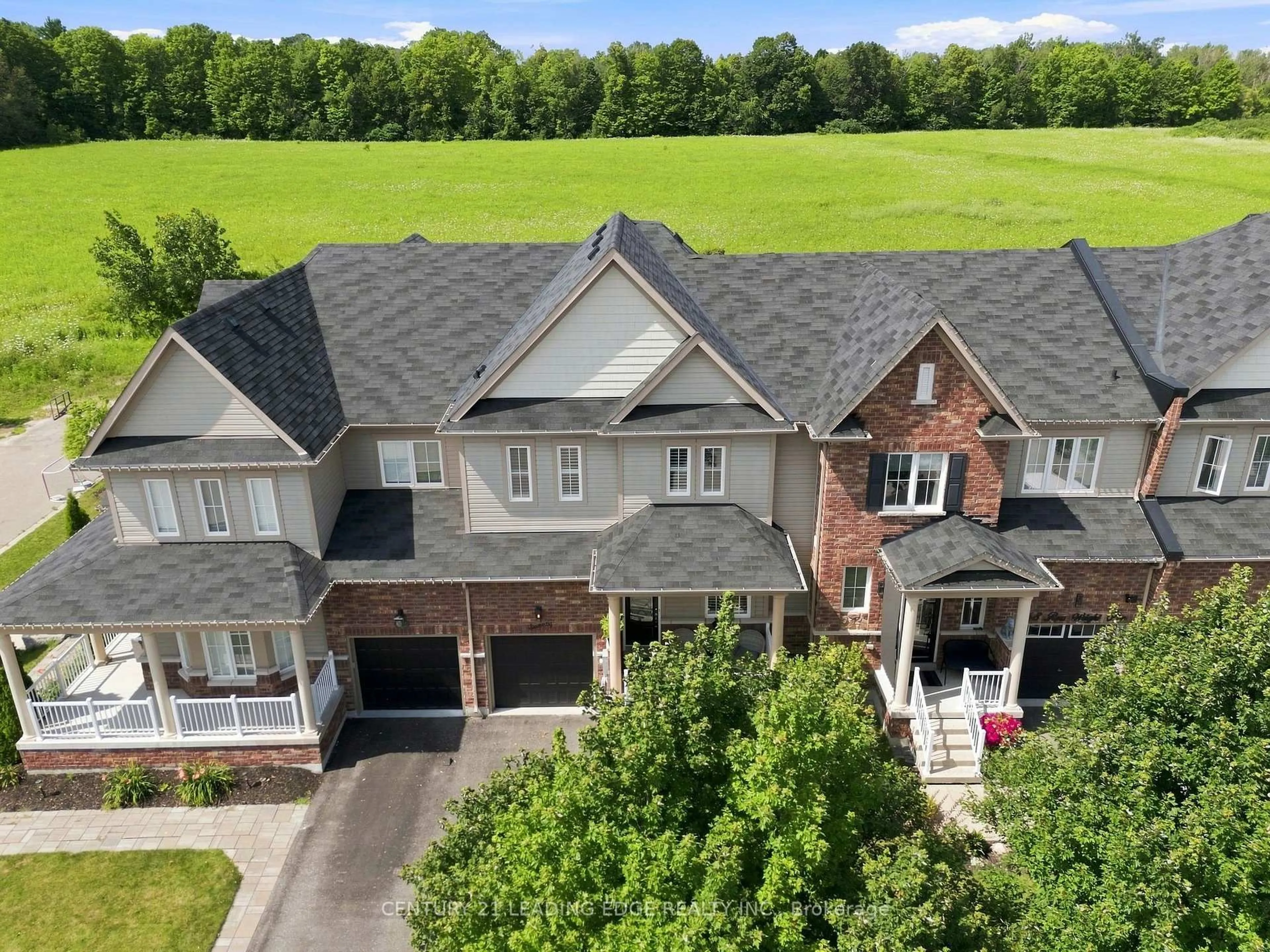 A pic from outside/outdoor area/front of a property/back of a property/a pic from drone, unknown for 70 Ross Wright Ave, Clarington Ontario L1C 3A6