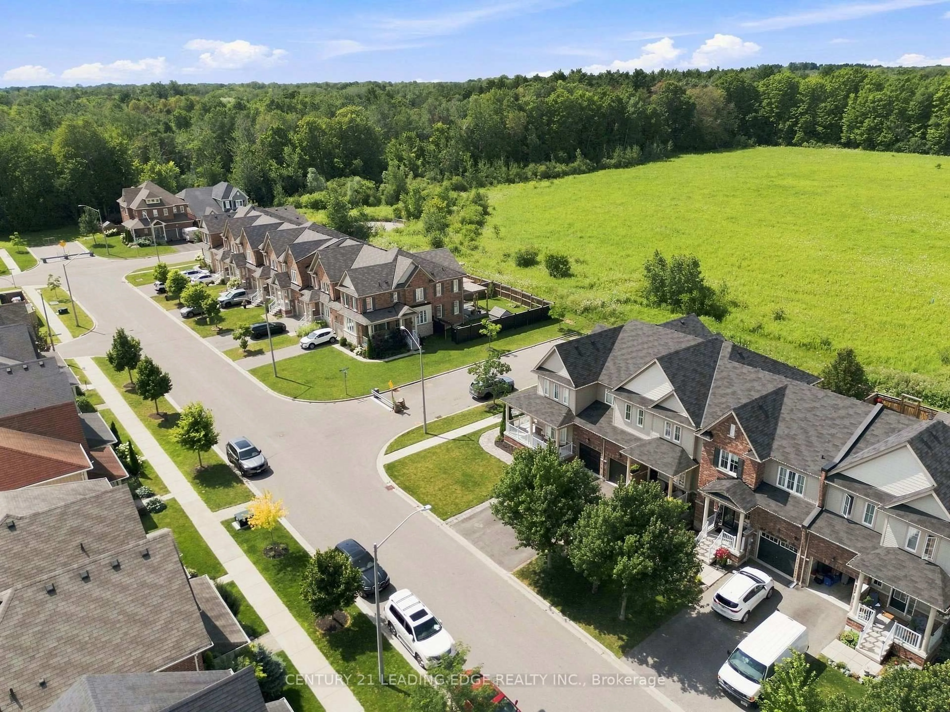 A pic from outside/outdoor area/front of a property/back of a property/a pic from drone, street for 70 Ross Wright Ave, Clarington Ontario L1C 3A6
