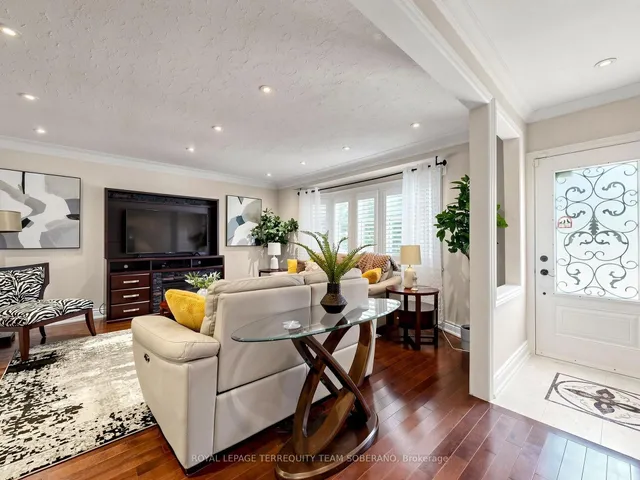 67 Barrington Ave, Toronto 5