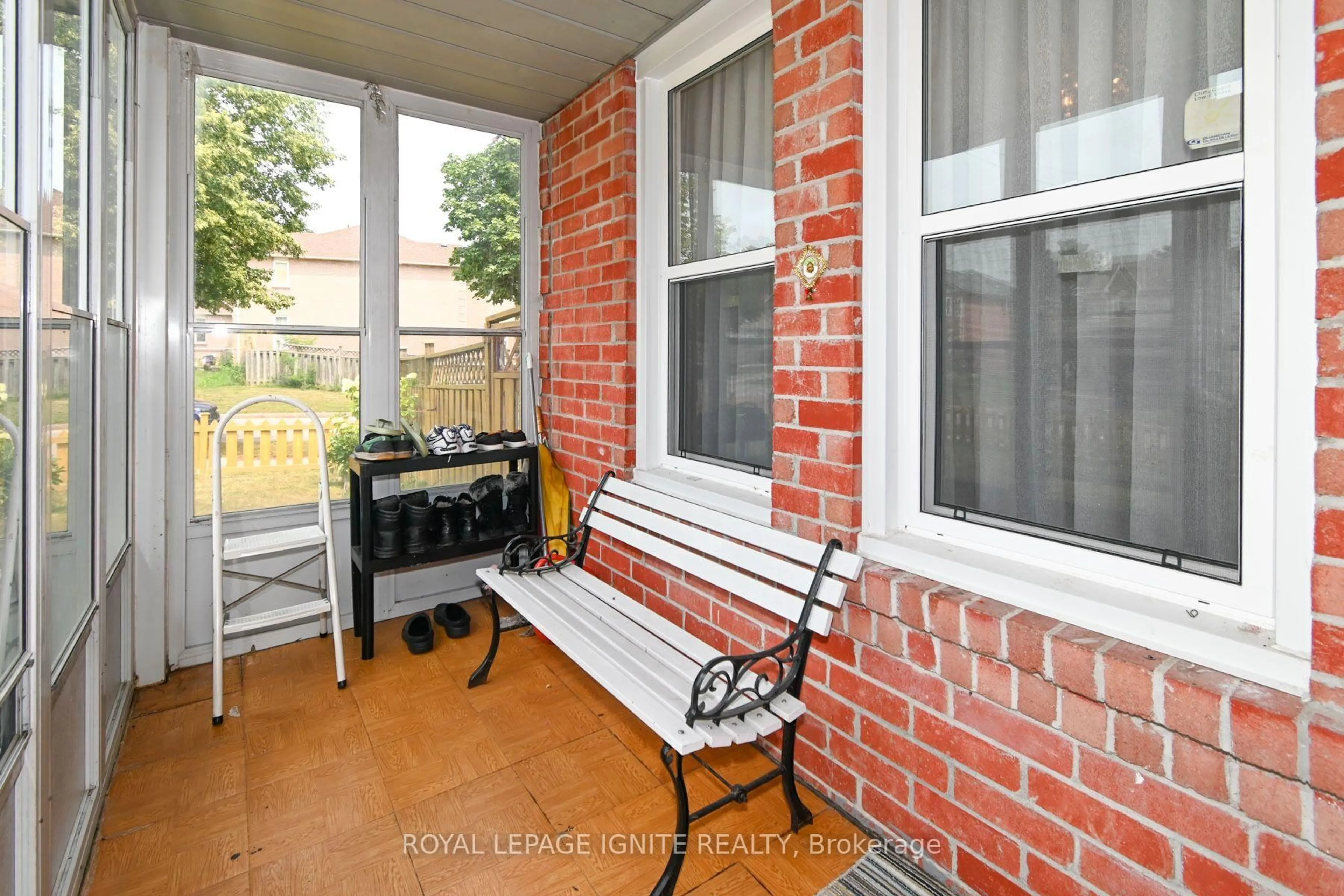 Patio, street for 33 Valley Centre Dr, Toronto Ontario M1X 1L3
