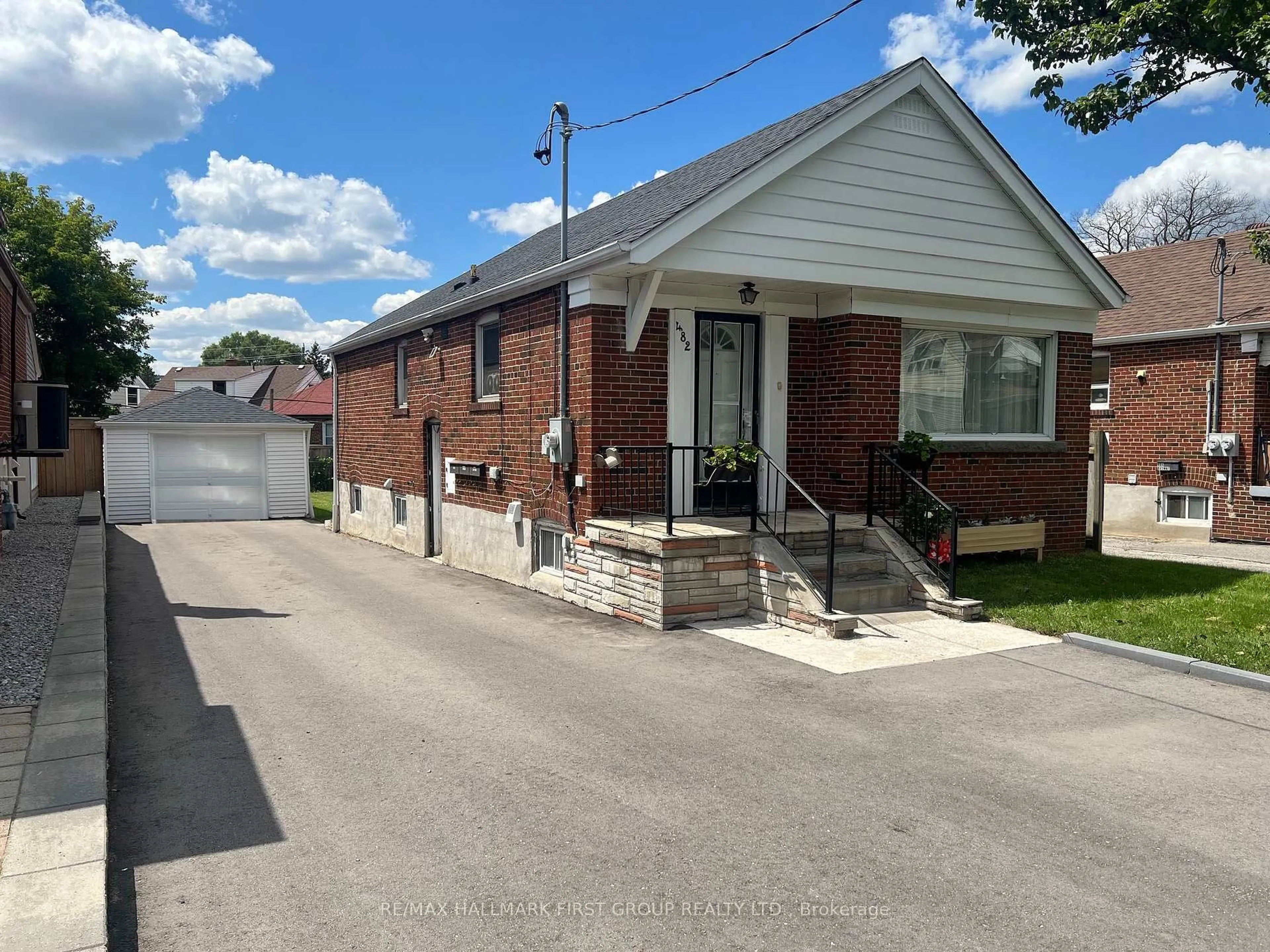 Home with brick exterior material, street for 482 Warden Ave, Toronto Ontario M1L 3Z1
