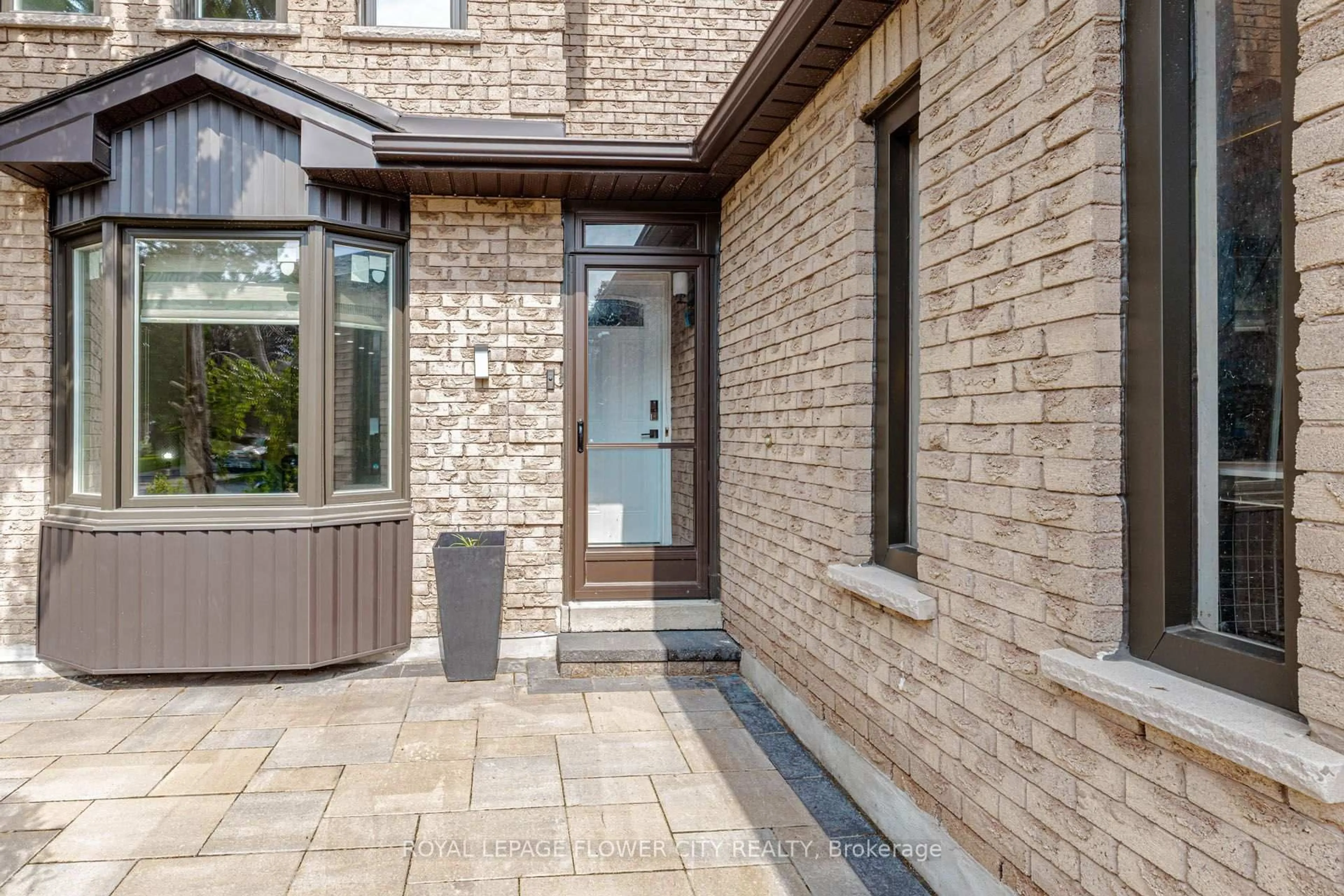 Home with brick exterior material, street for 1530 Somergrove Cres, Pickering Ontario L1X 2K7