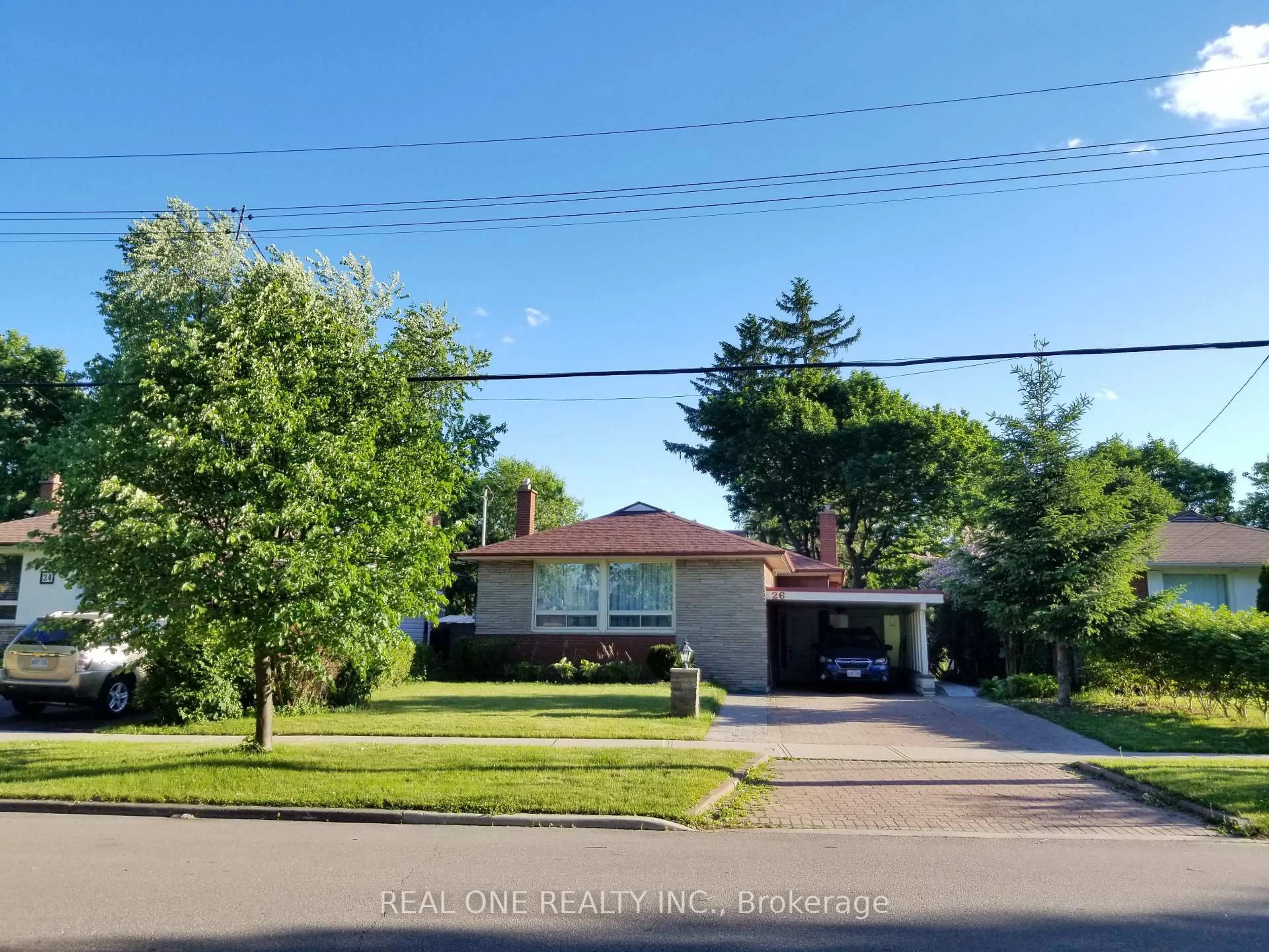 A pic from outside/outdoor area/front of a property/back of a property/a pic from drone, street for 26 Applefield Dr, Toronto Ontario M1P 3X9