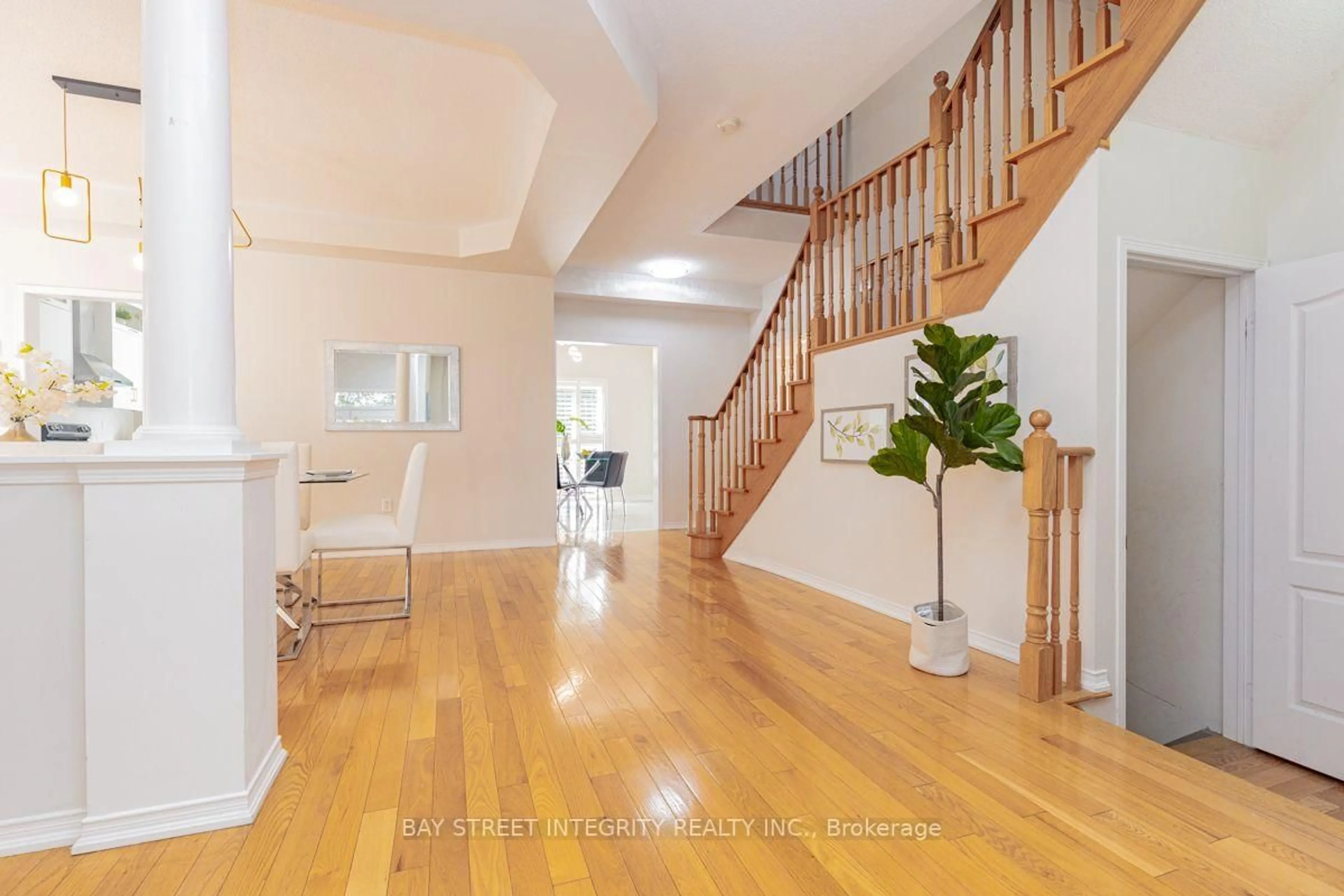 Indoor foyer for 17 Weston Cres, Ajax Ontario L1T 0C7