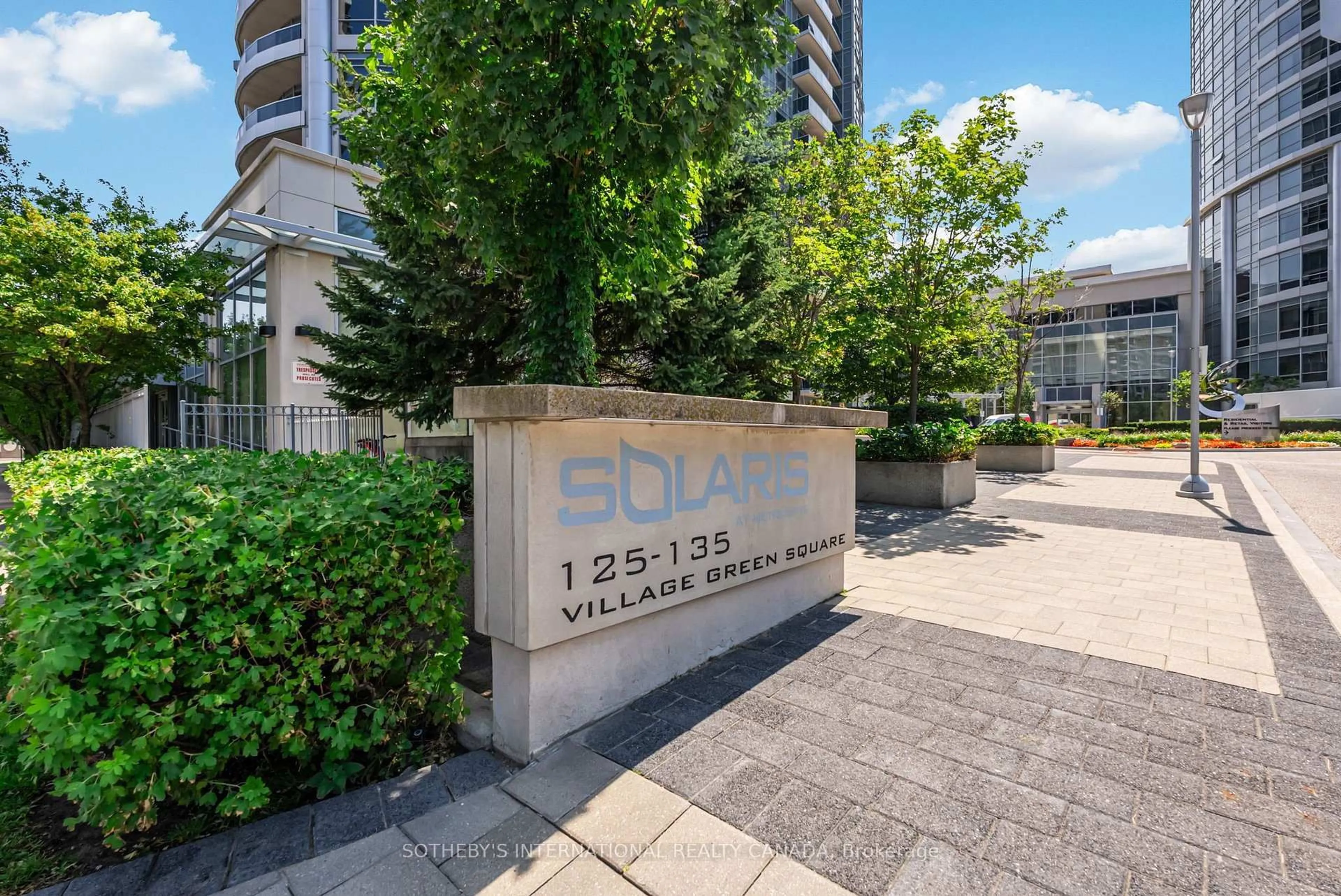 Indoor foyer for 135 Village Green Sq #519, Toronto Ontario M1S 0G4