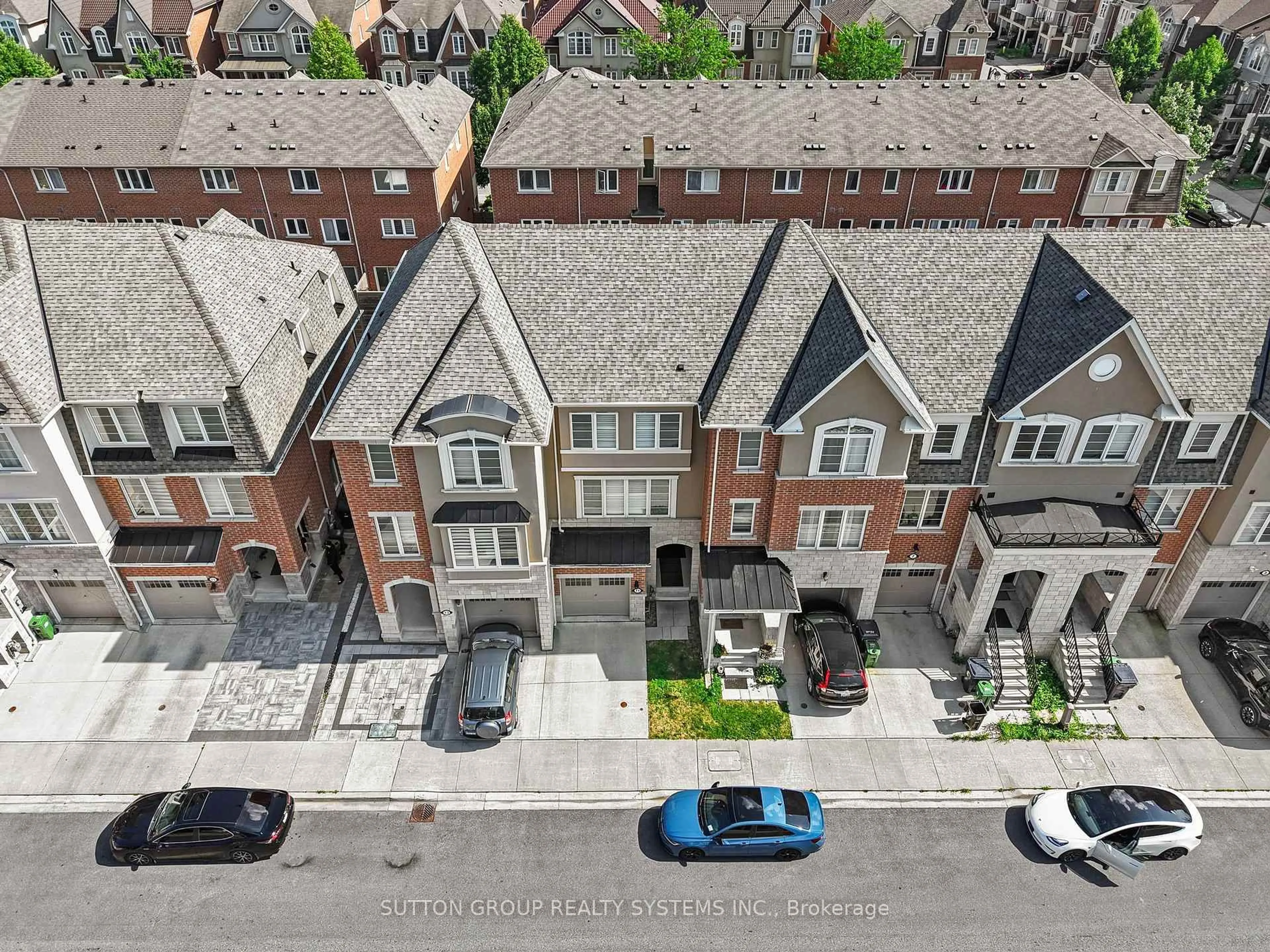 A pic from outside/outdoor area/front of a property/back of a property/a pic from drone, city buildings view from balcony for 11 Fusilier Dr, Toronto Ontario M1L 0J4