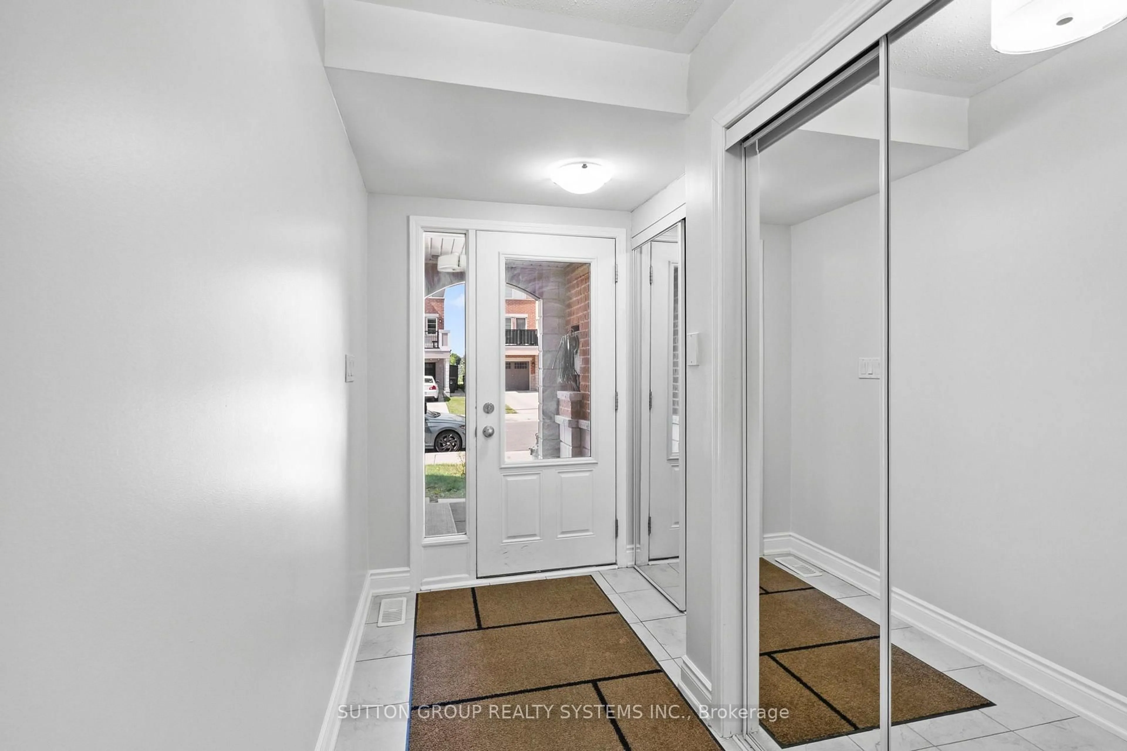 Indoor entryway for 11 Fusilier Dr, Toronto Ontario M1L 0J4