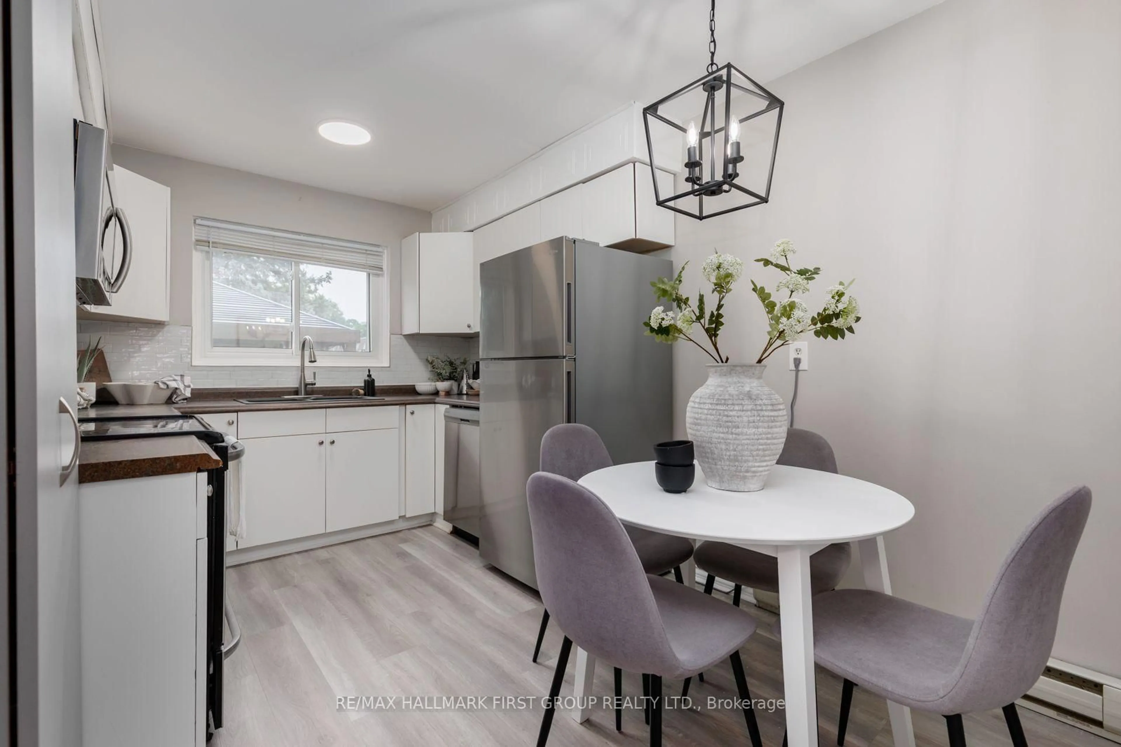 Open concept kitchen, unknown for 1300 Oxford St #45, Oshawa Ontario L1J 6C5